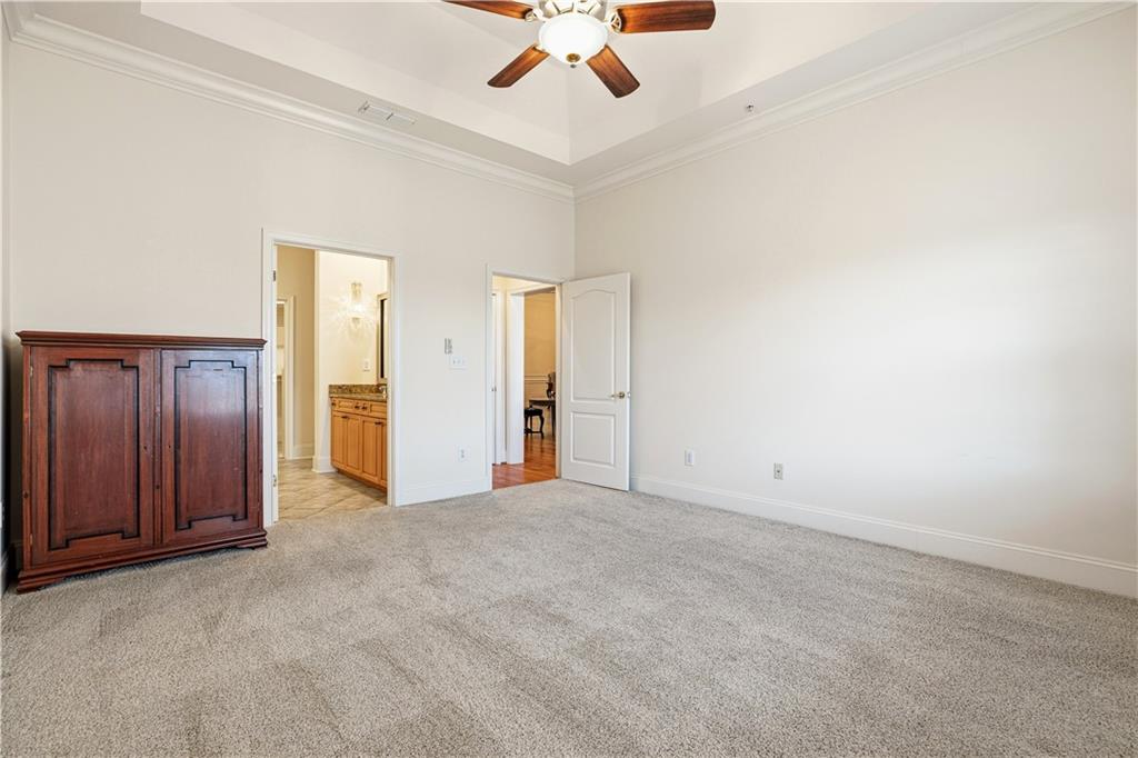 417 Clairemont Avenue Unit 319