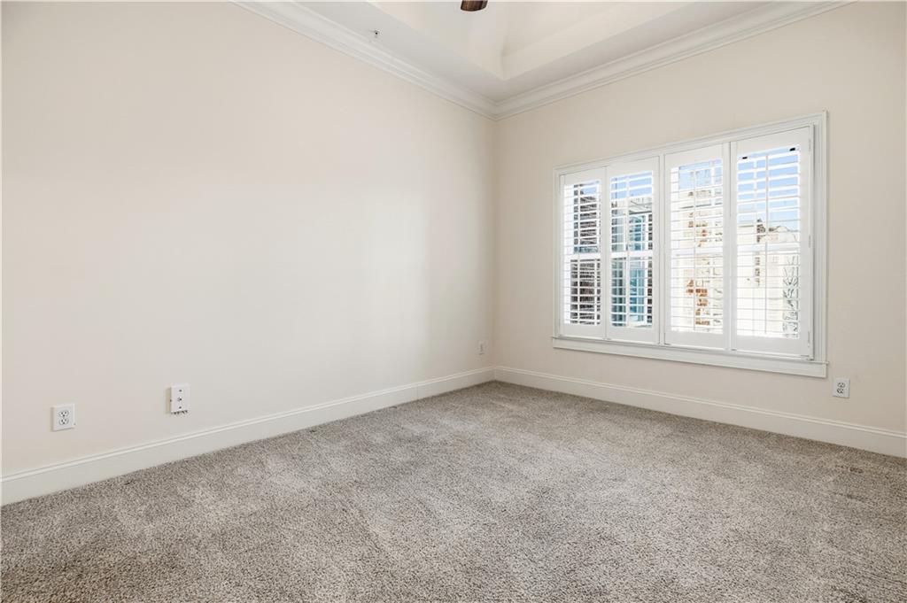 417 Clairemont Avenue Unit 319