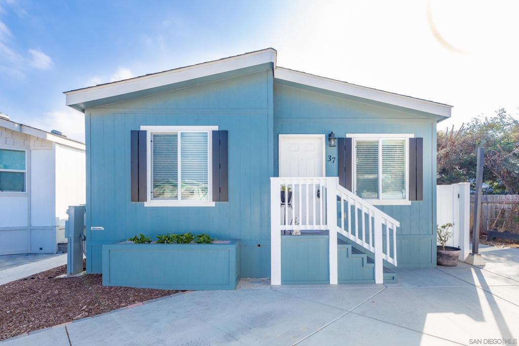 3030 Oceanside Blvd 37