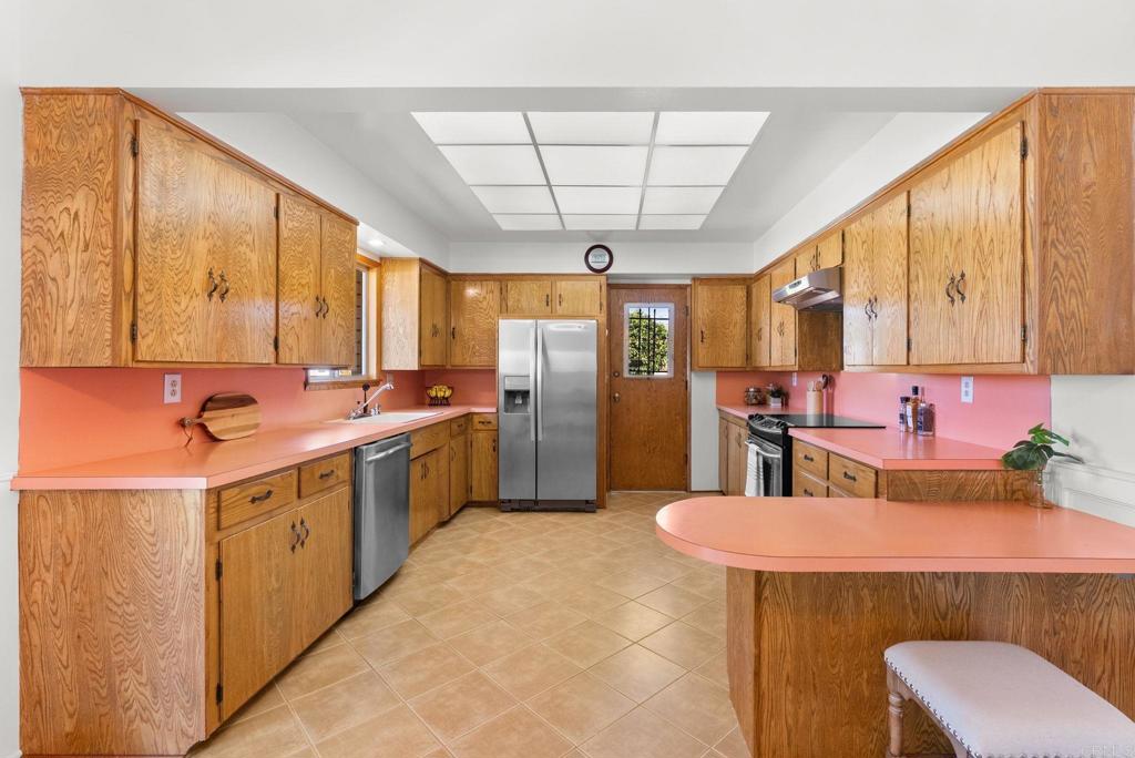 635 Pine Tree Lane