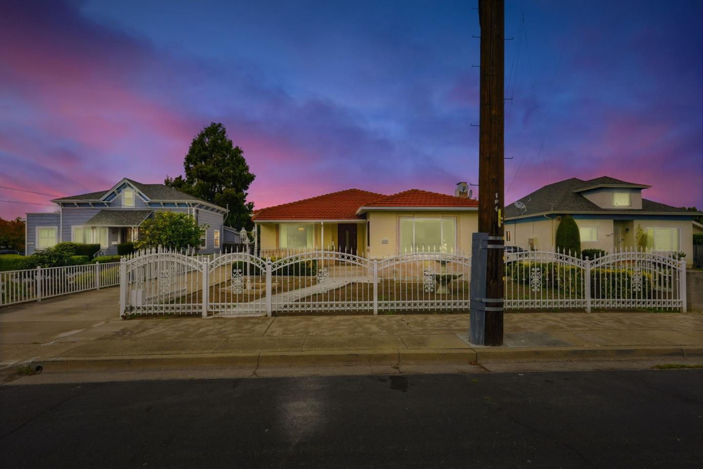 418 Sybil Avenue