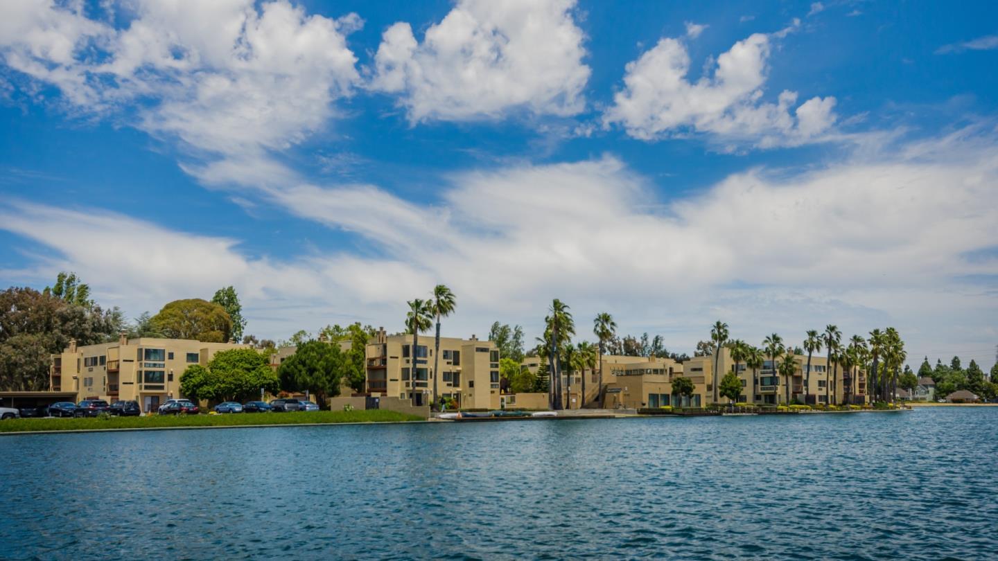 916 Beach Park Boulevard 65