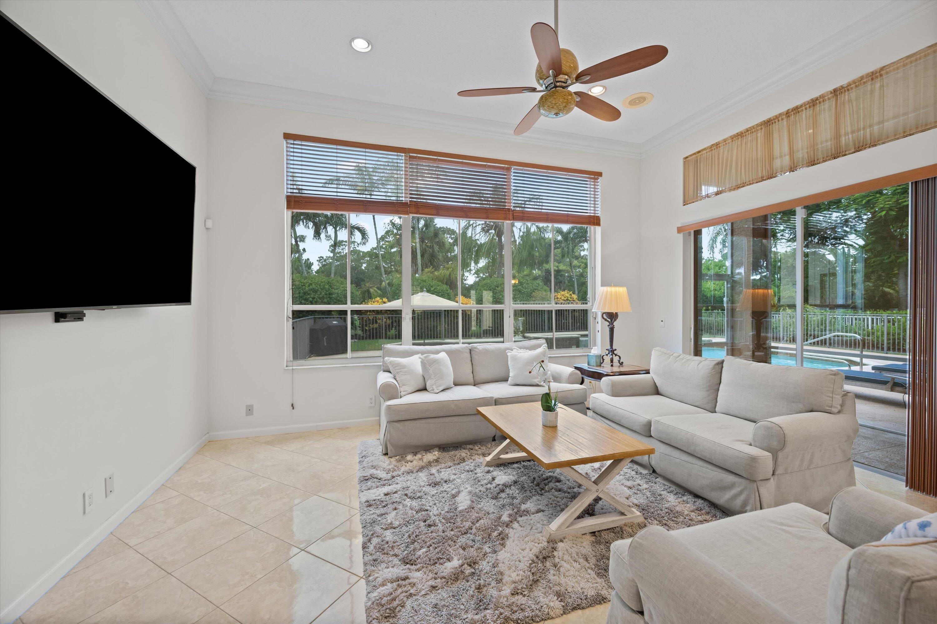 893 FOREST GLEN Lane