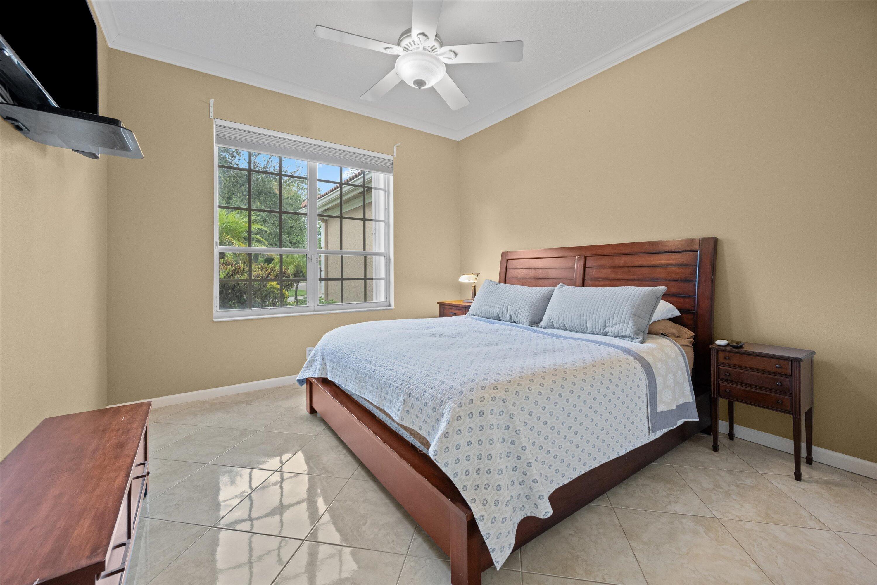 893 FOREST GLEN Lane