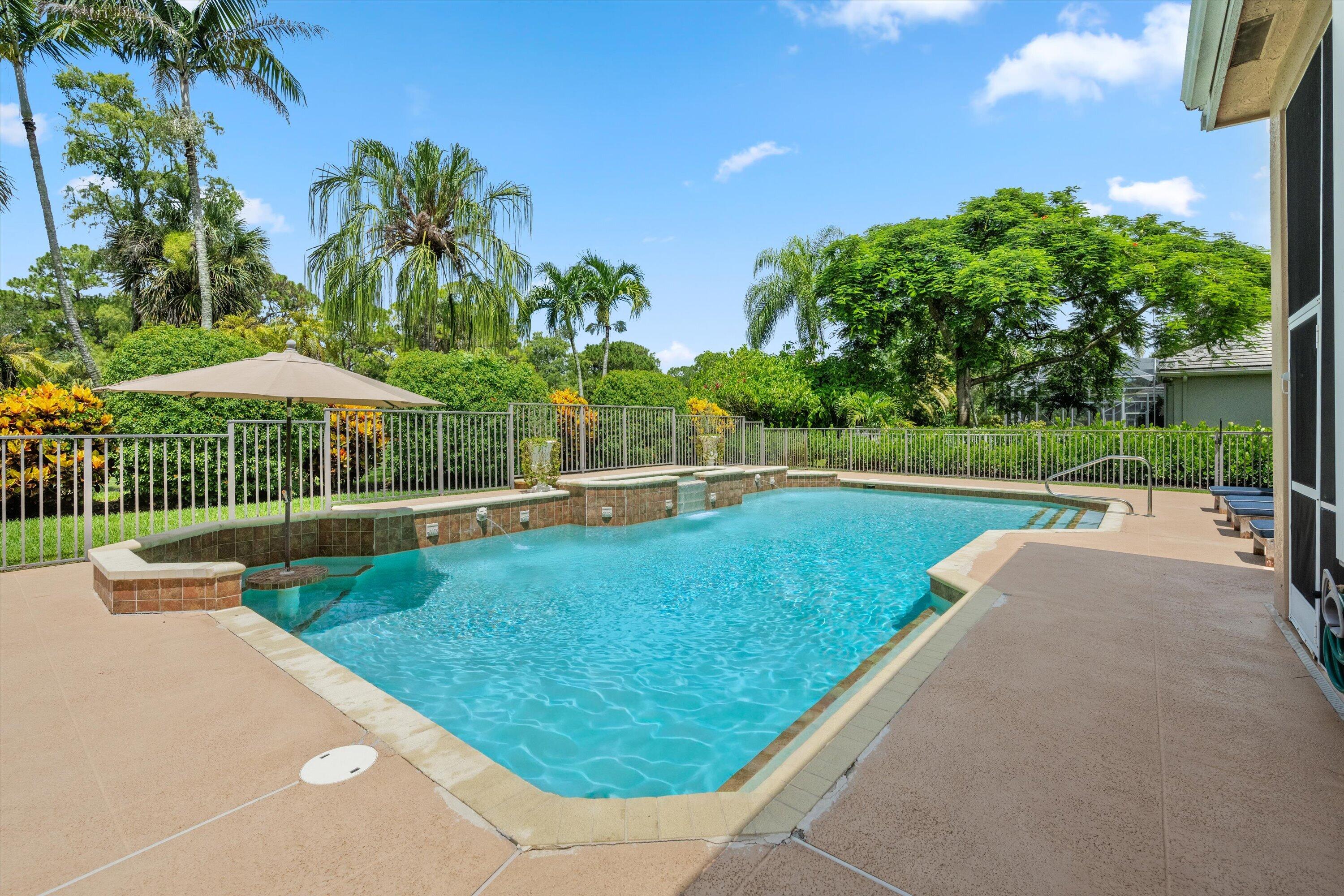893 FOREST GLEN Lane