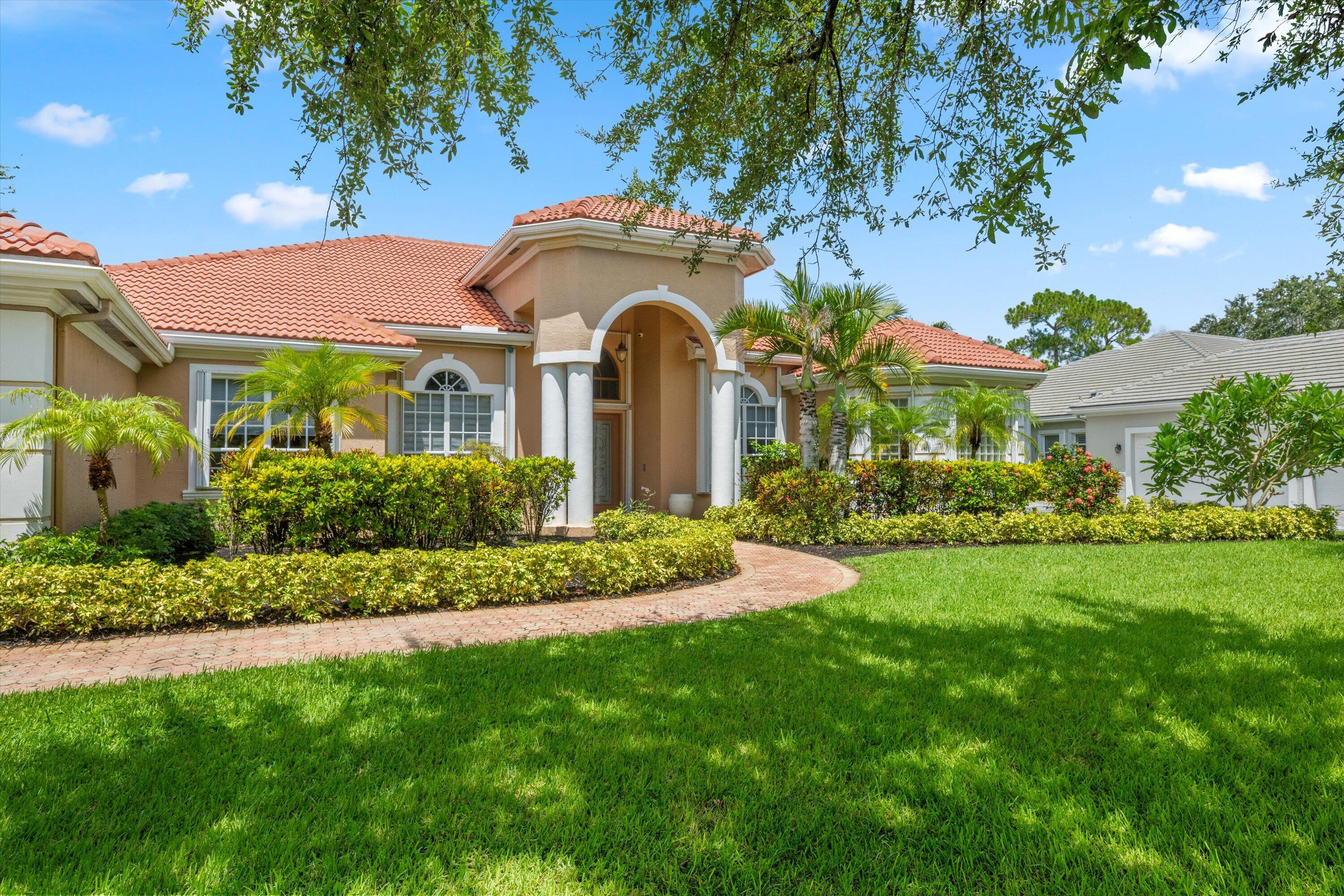 893 FOREST GLEN Lane