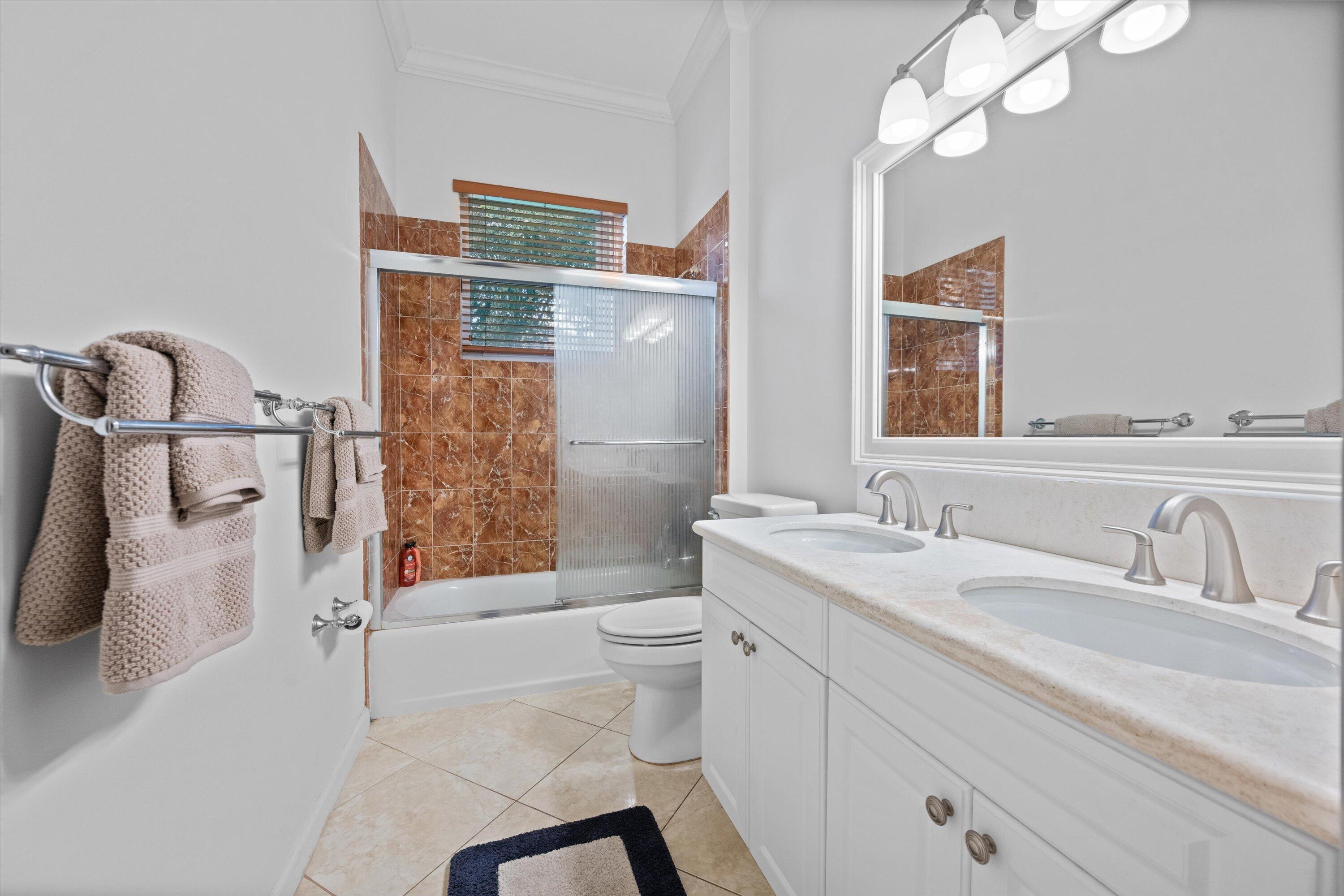 893 FOREST GLEN Lane