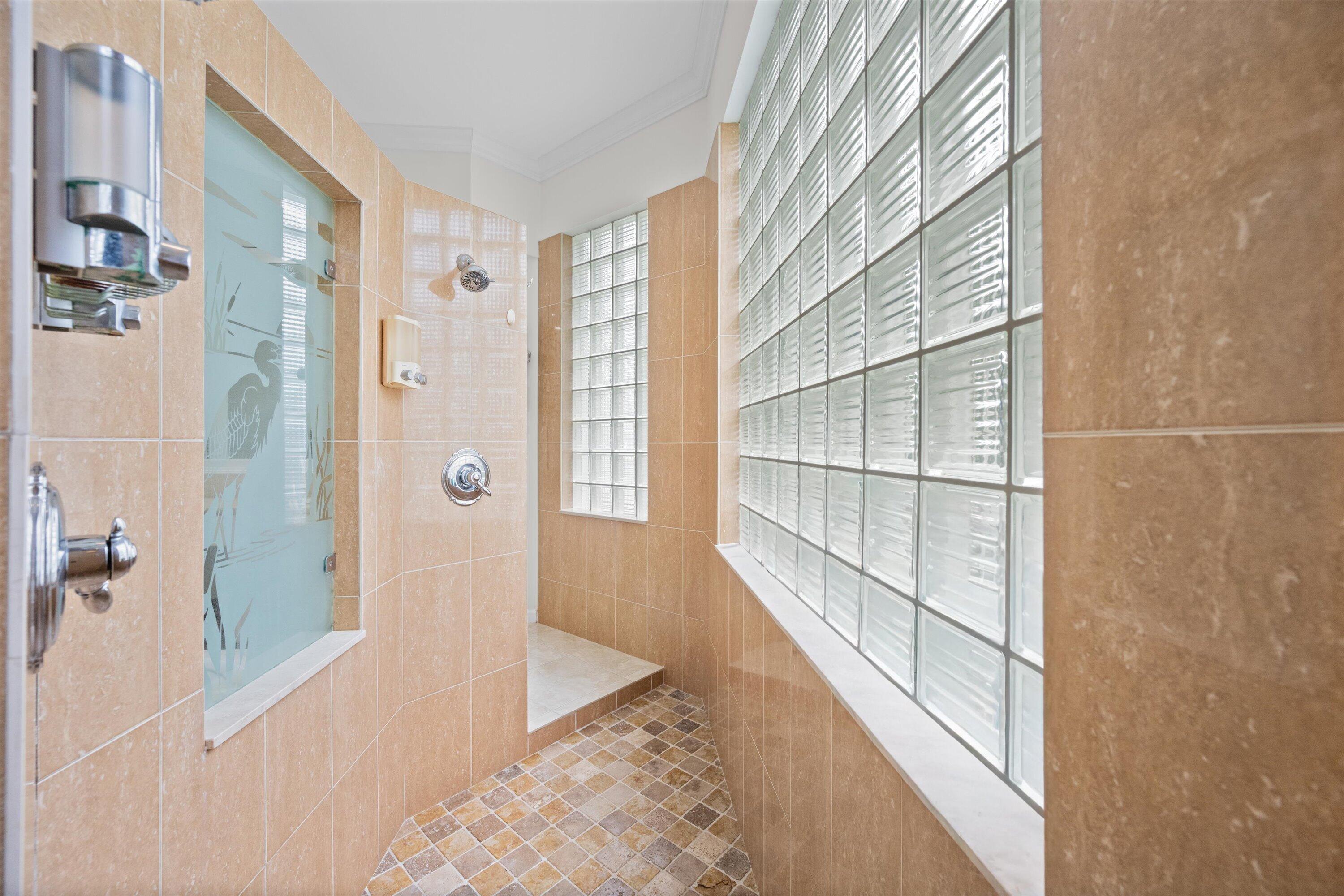 893 FOREST GLEN Lane