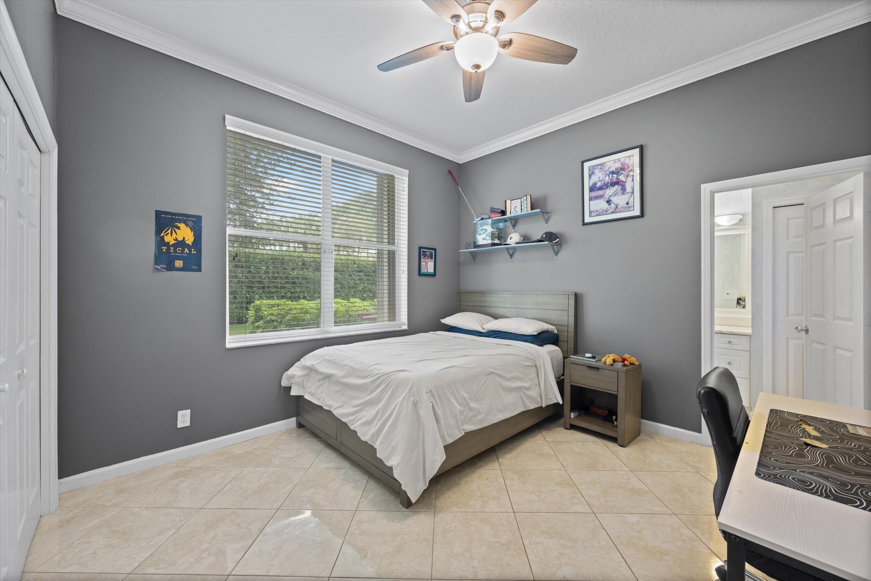 893 FOREST GLEN Lane