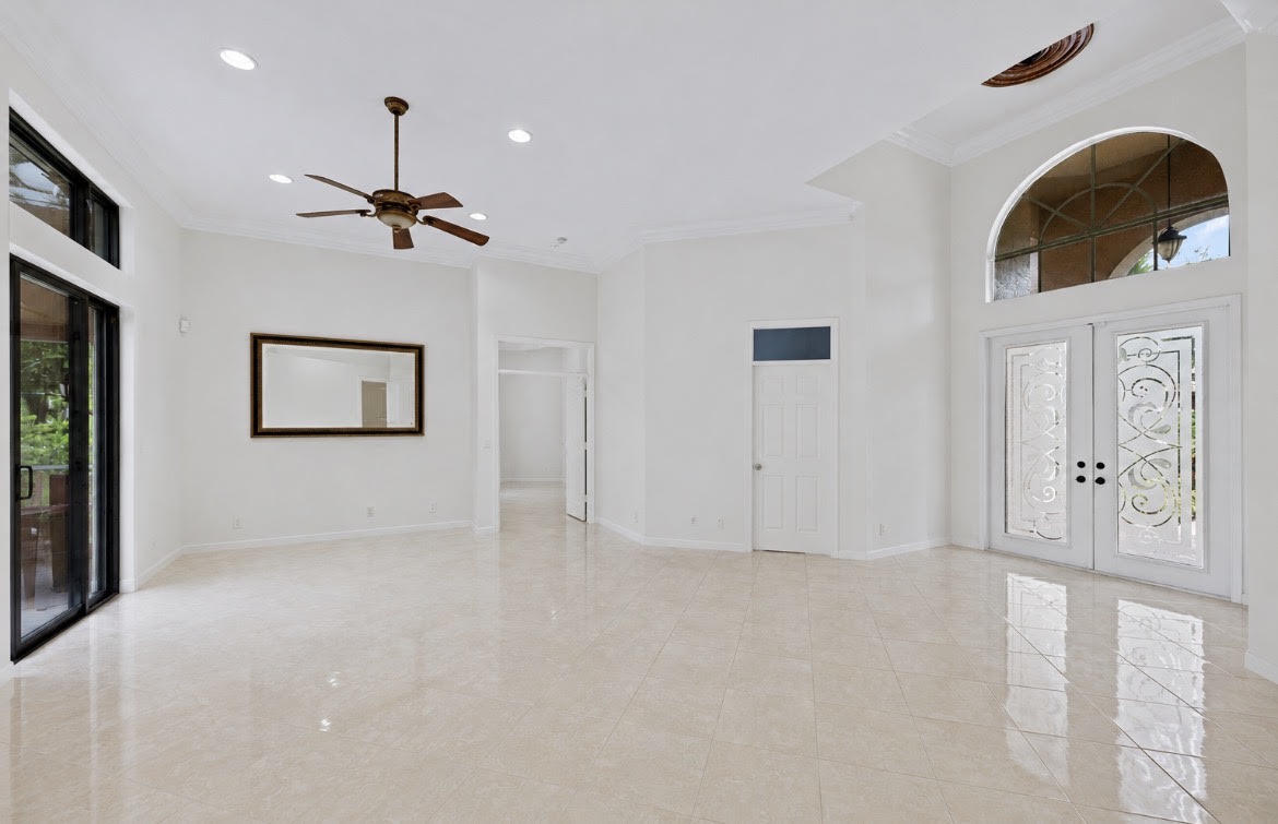 893 FOREST GLEN Lane