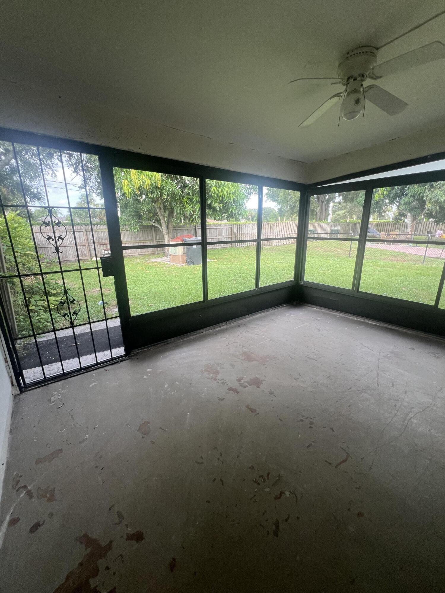 1348 Riverside Circle