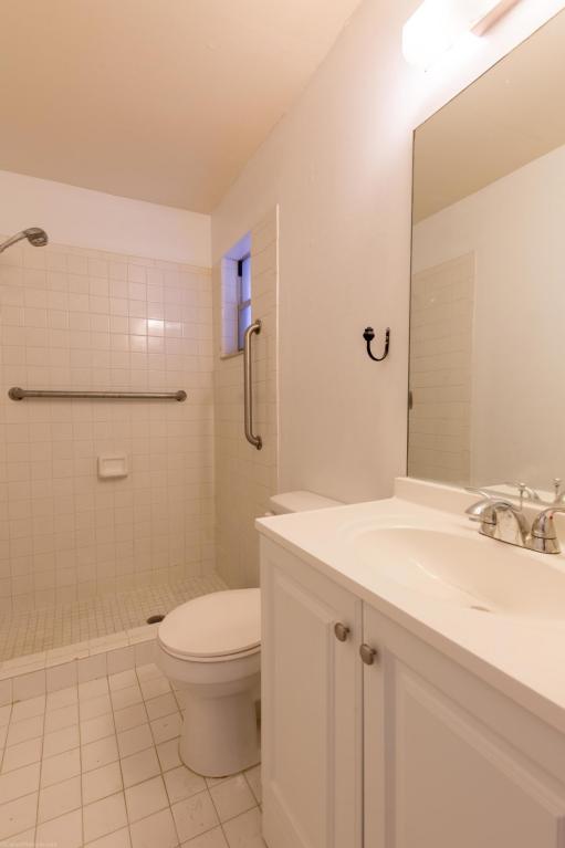 1348 Riverside Circle
