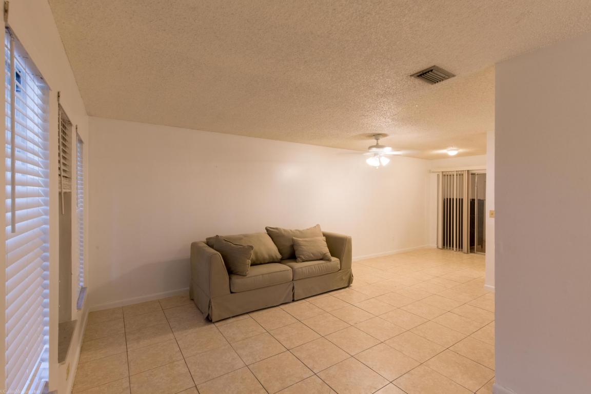 1348 Riverside Circle