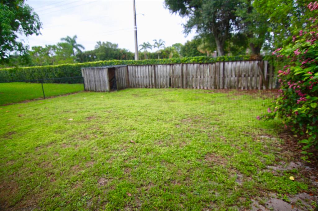 1346 Riverside Circle