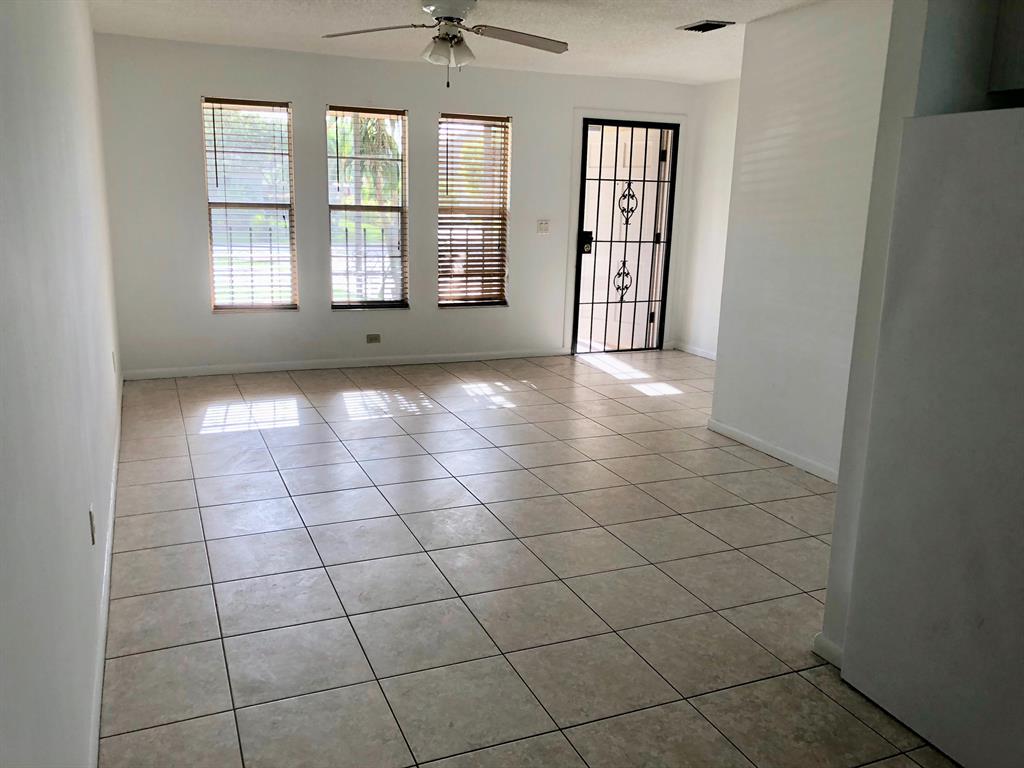 1346 Riverside Circle