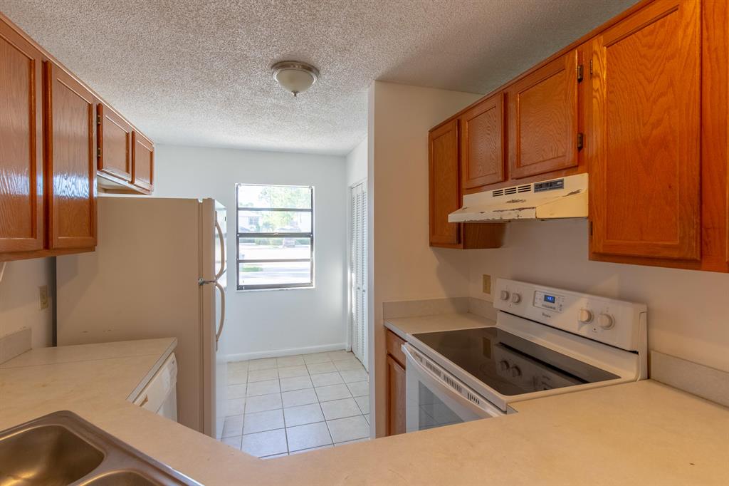 13785 Bottlebrush Court C