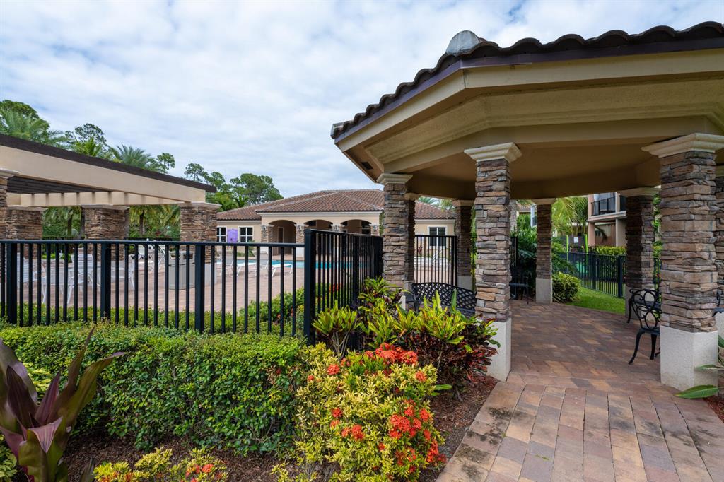120 Sword Fern Place