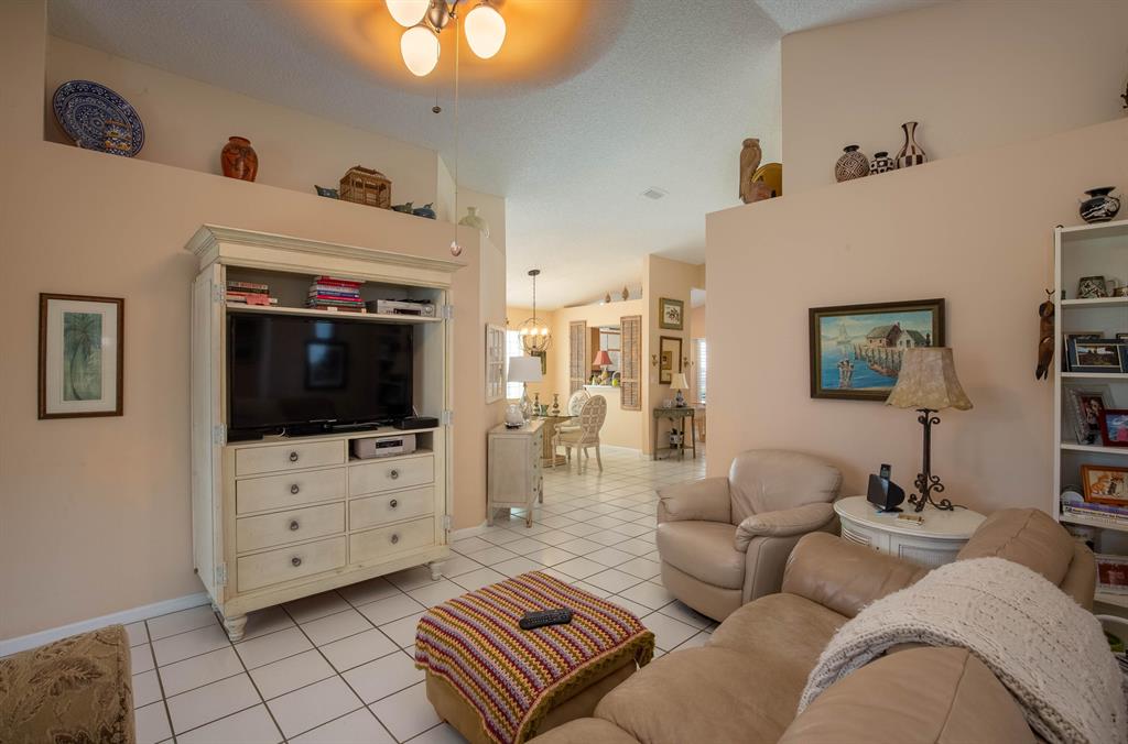 1069 Aviary Road