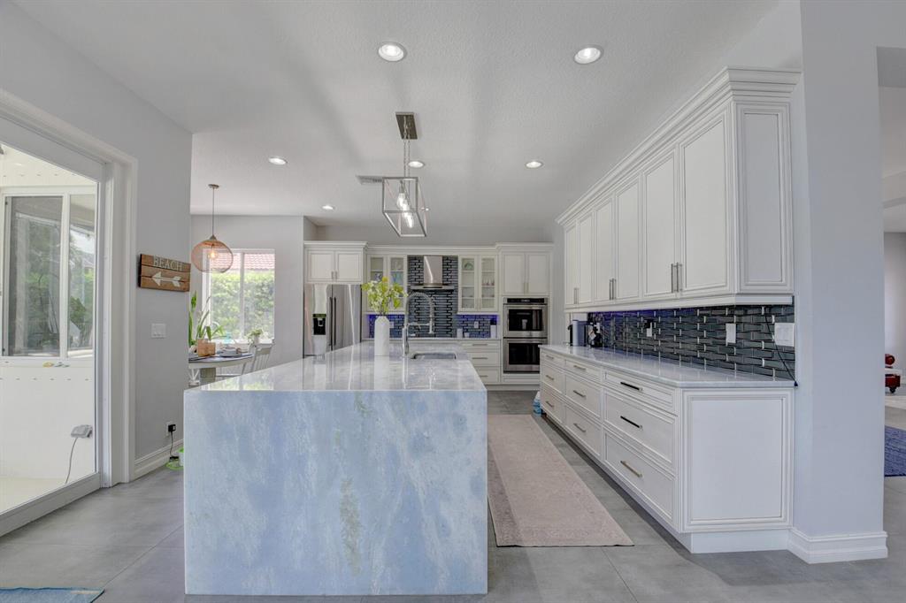 11441 Manatee Bay Lane