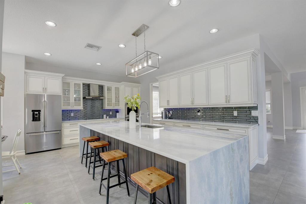 11441 Manatee Bay Lane
