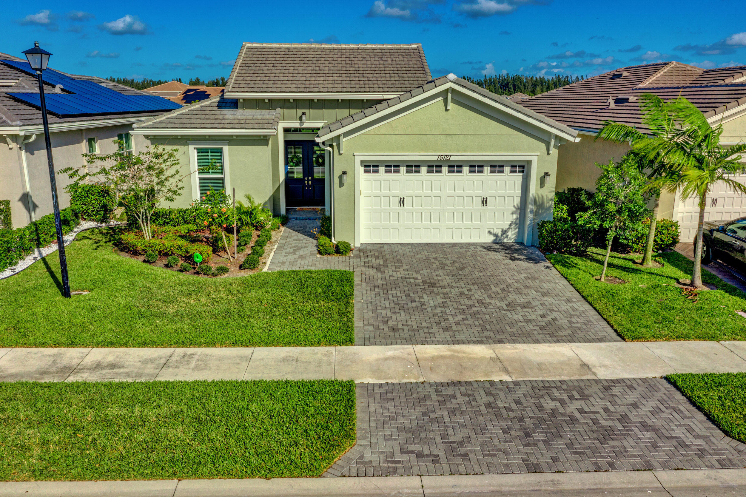 15121 Goldfinch Circle