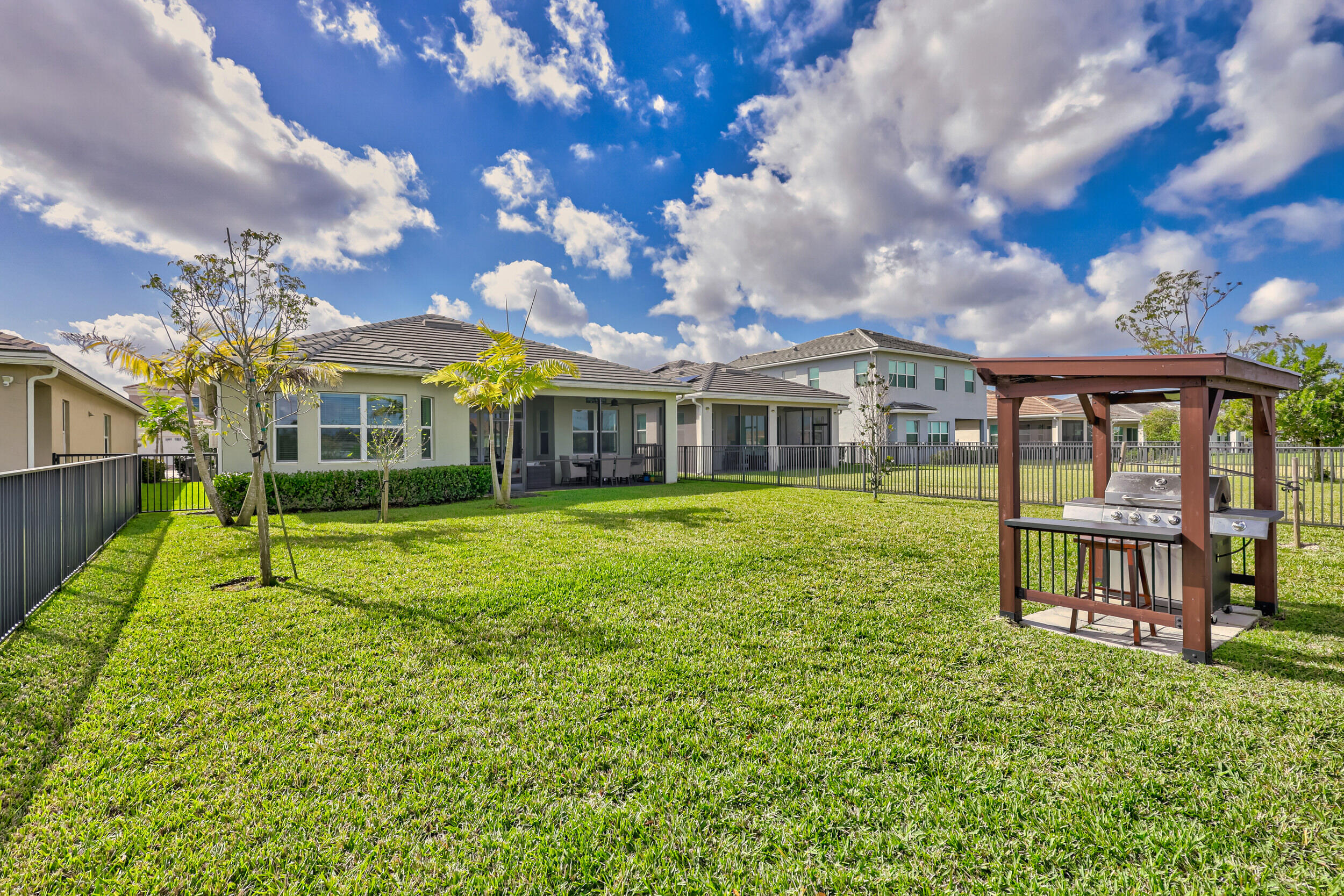 15121 Goldfinch Circle