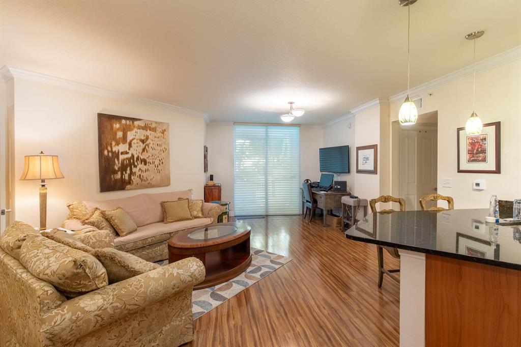 600 S Dixie Highway Unit: 520