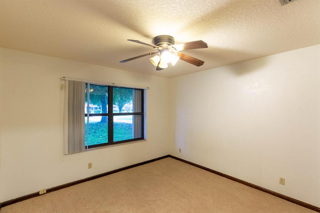 1558 Easthampton Circle