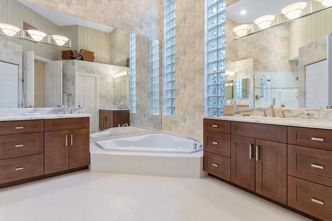 157 Orchid Cay Drive
