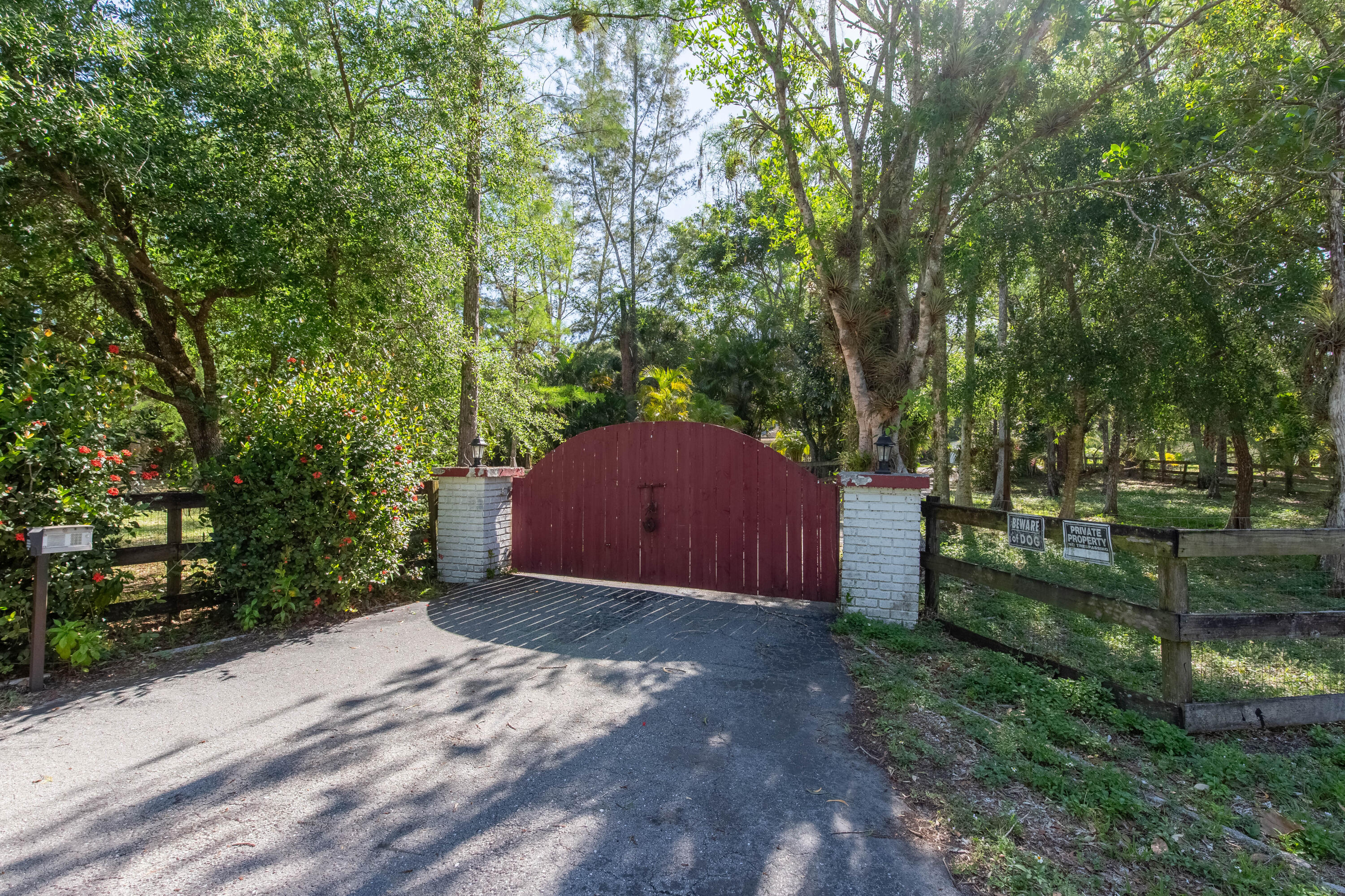 748 Rambling Drive Circle
