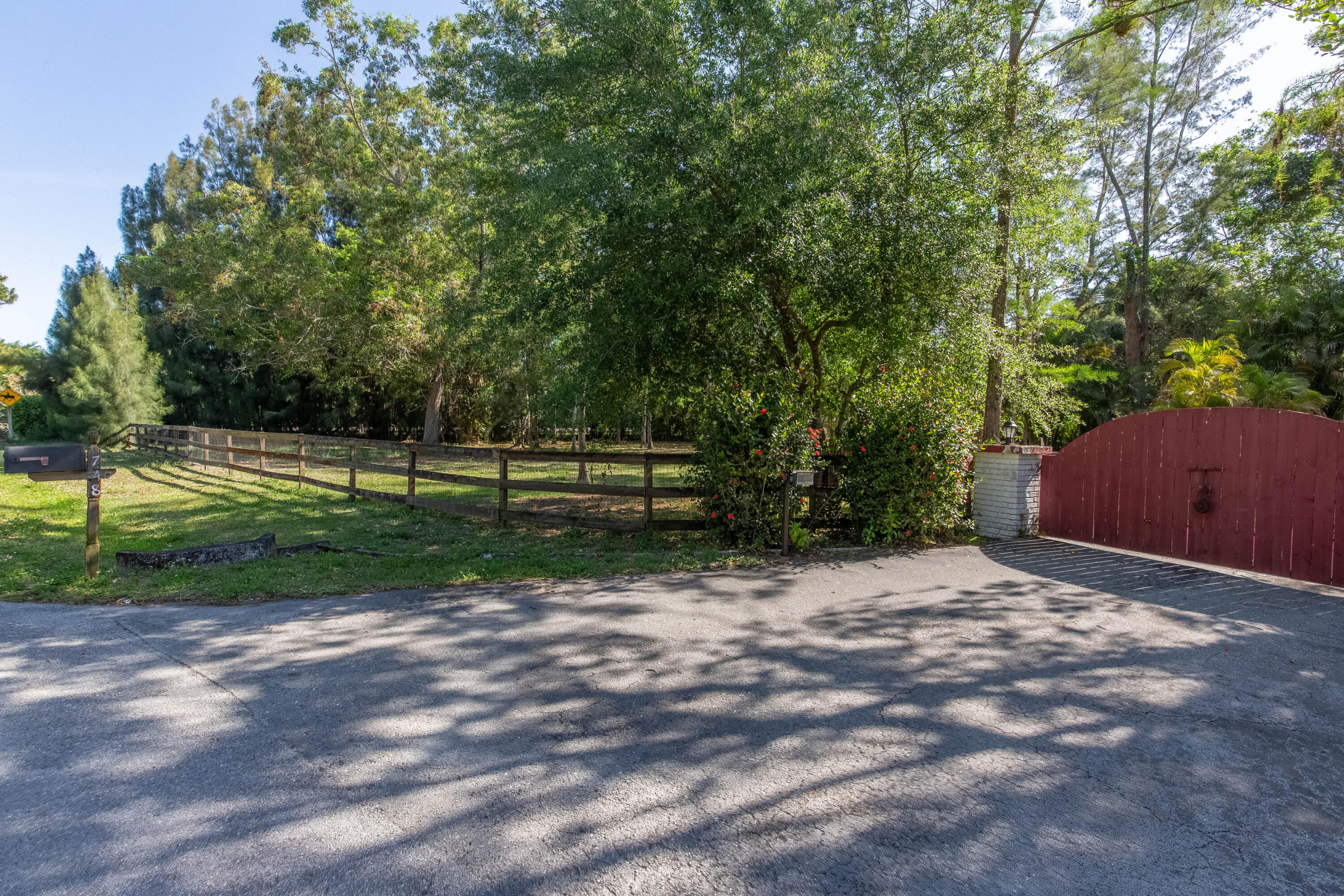 748 Rambling Drive Circle