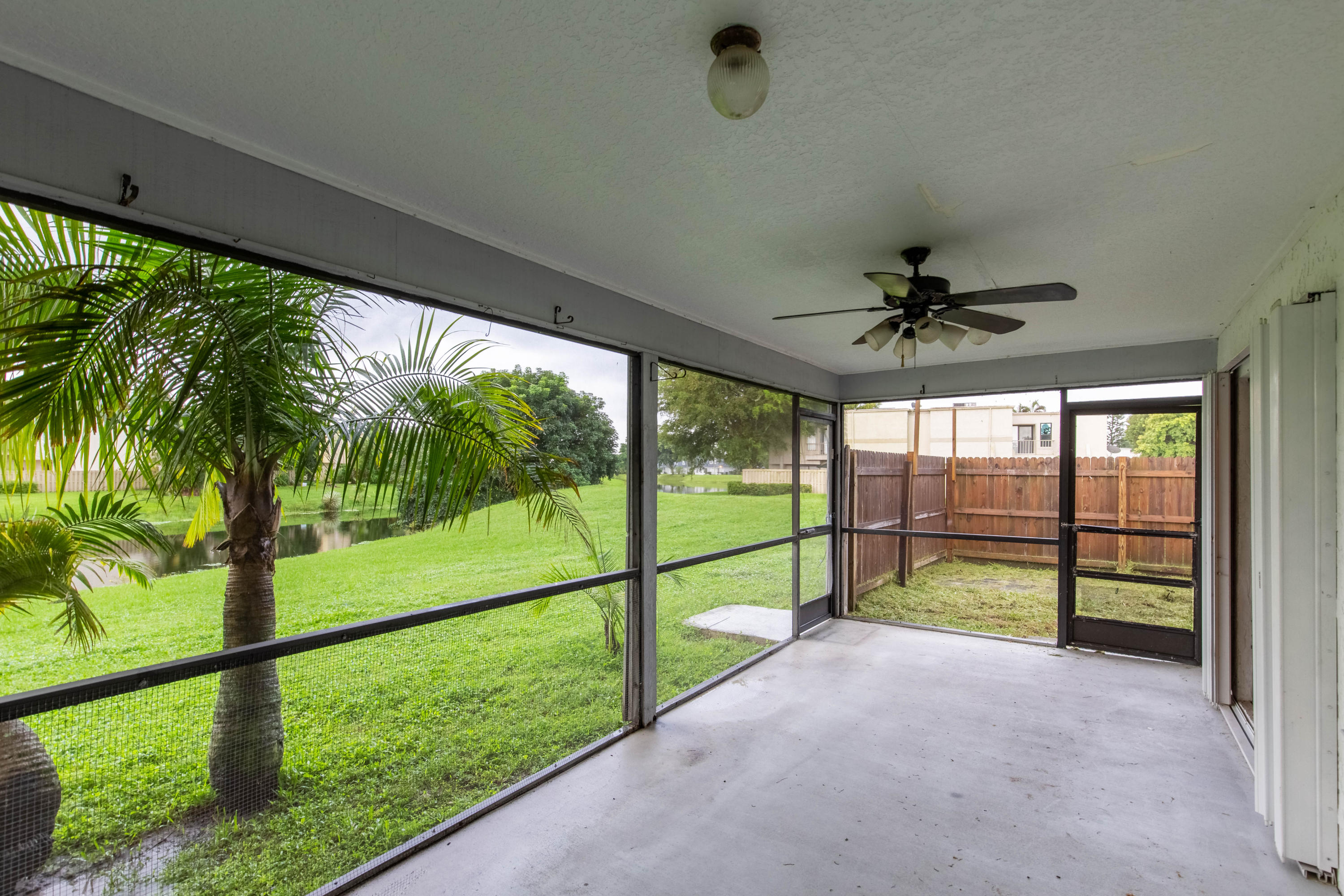 1558 Easthampton Circle