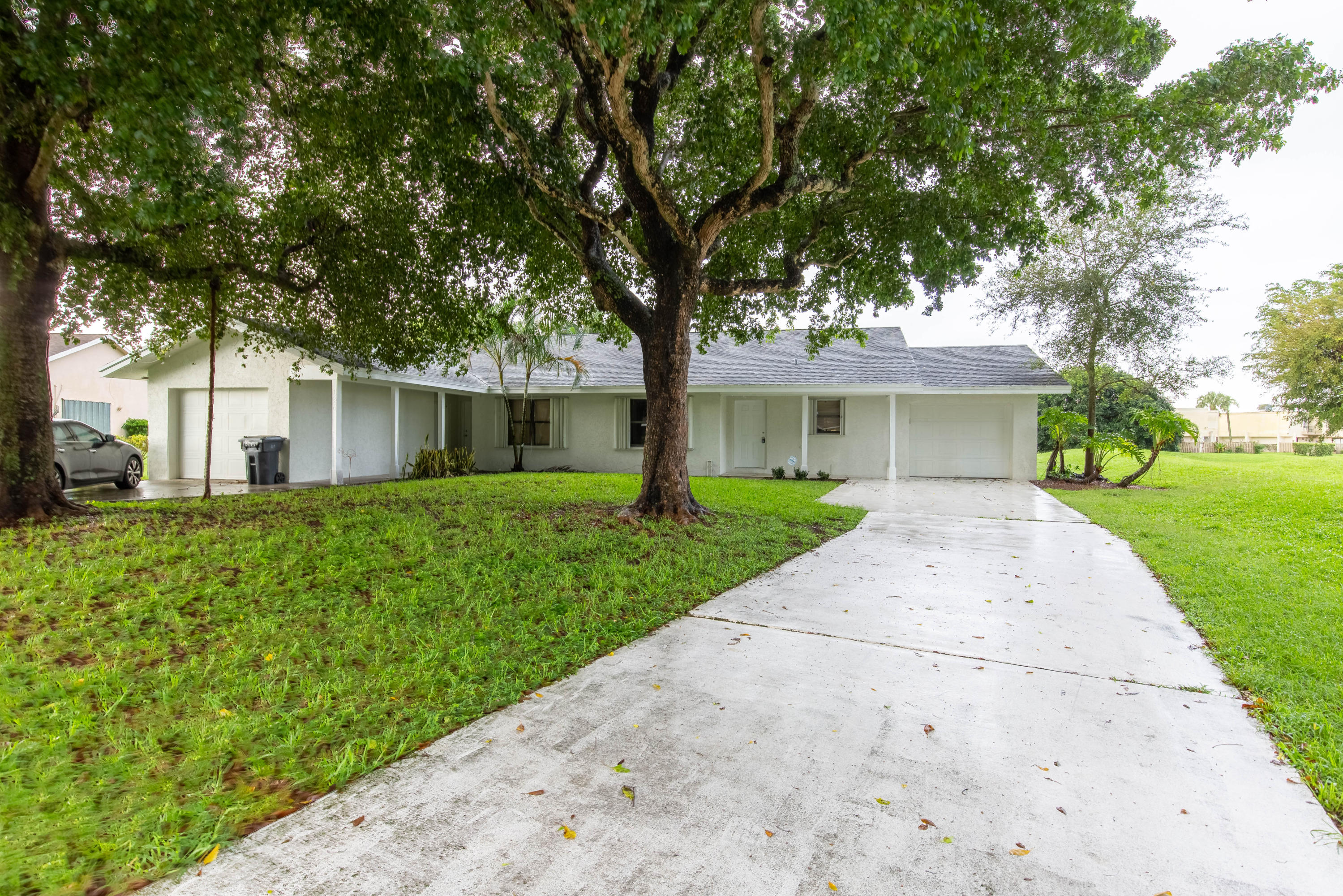 1558 Easthampton Circle