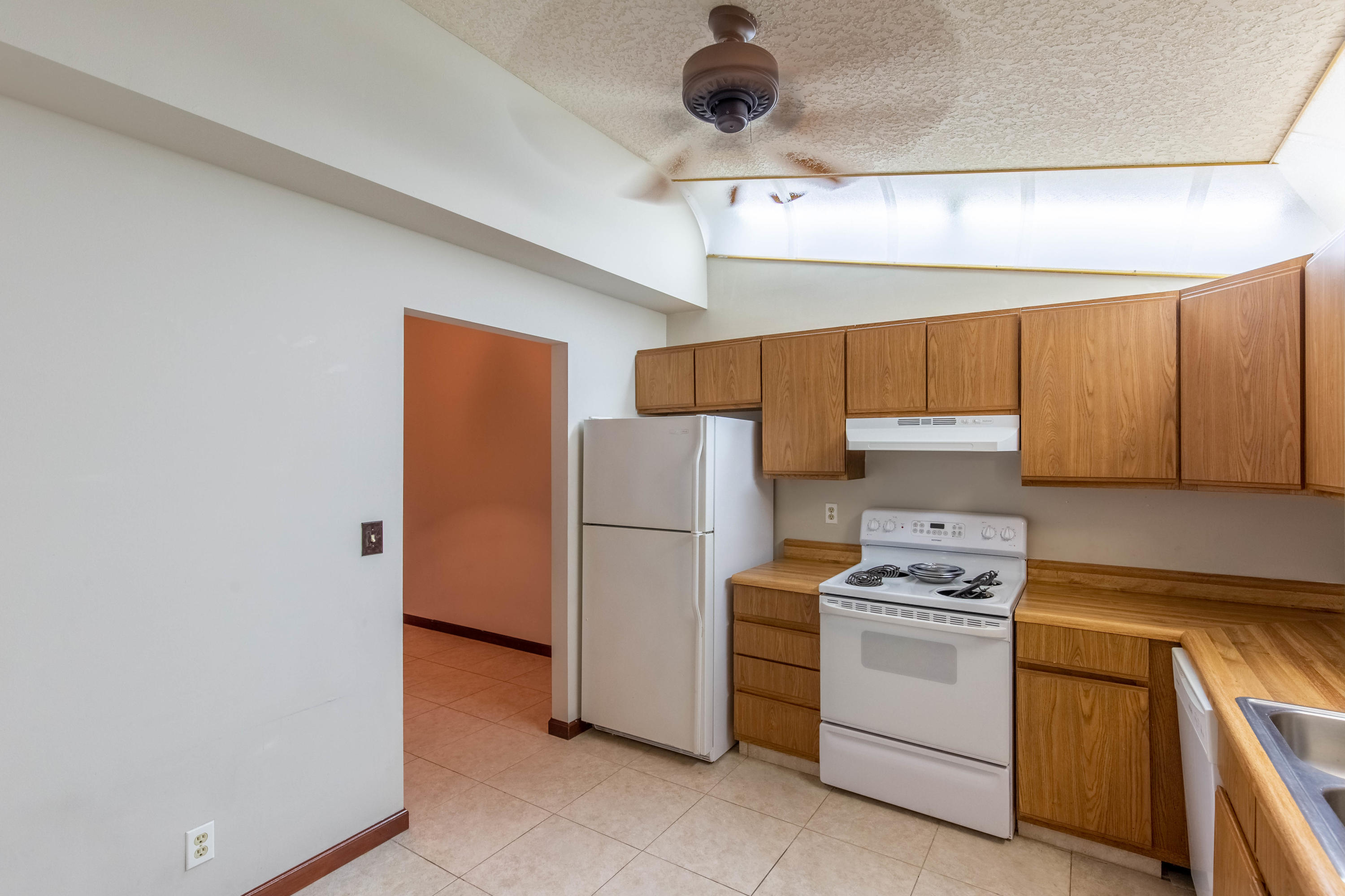 1558 Easthampton Circle