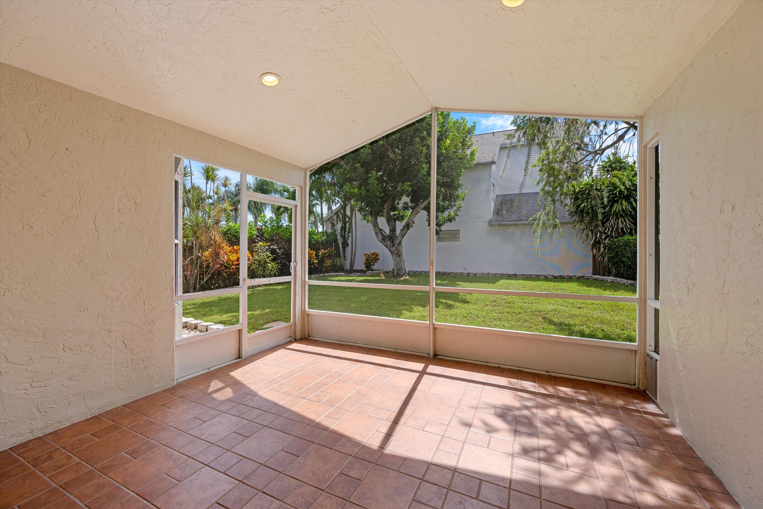 1069 Aviary Road