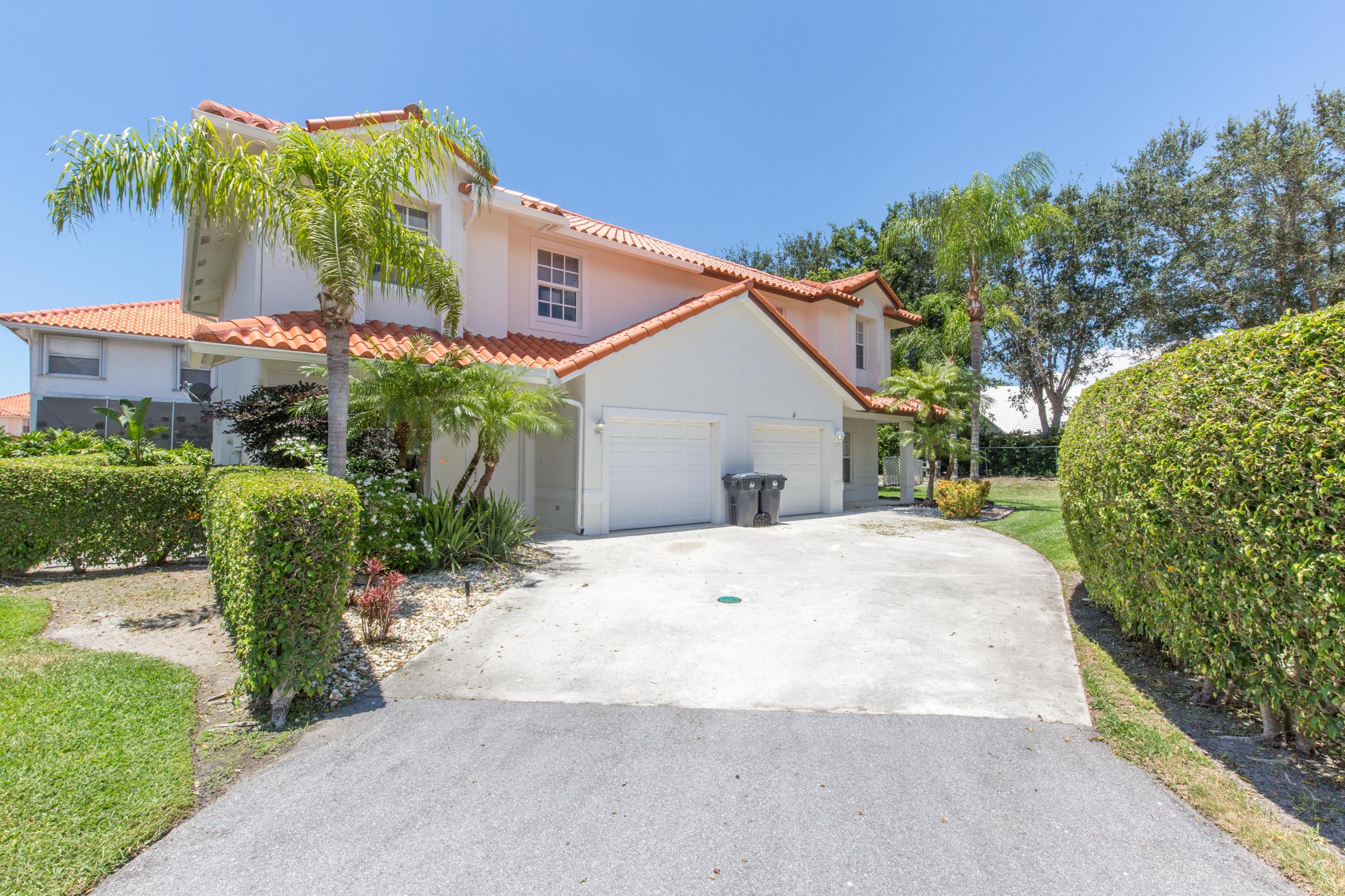 13513 Fountain View Boulevard 13513