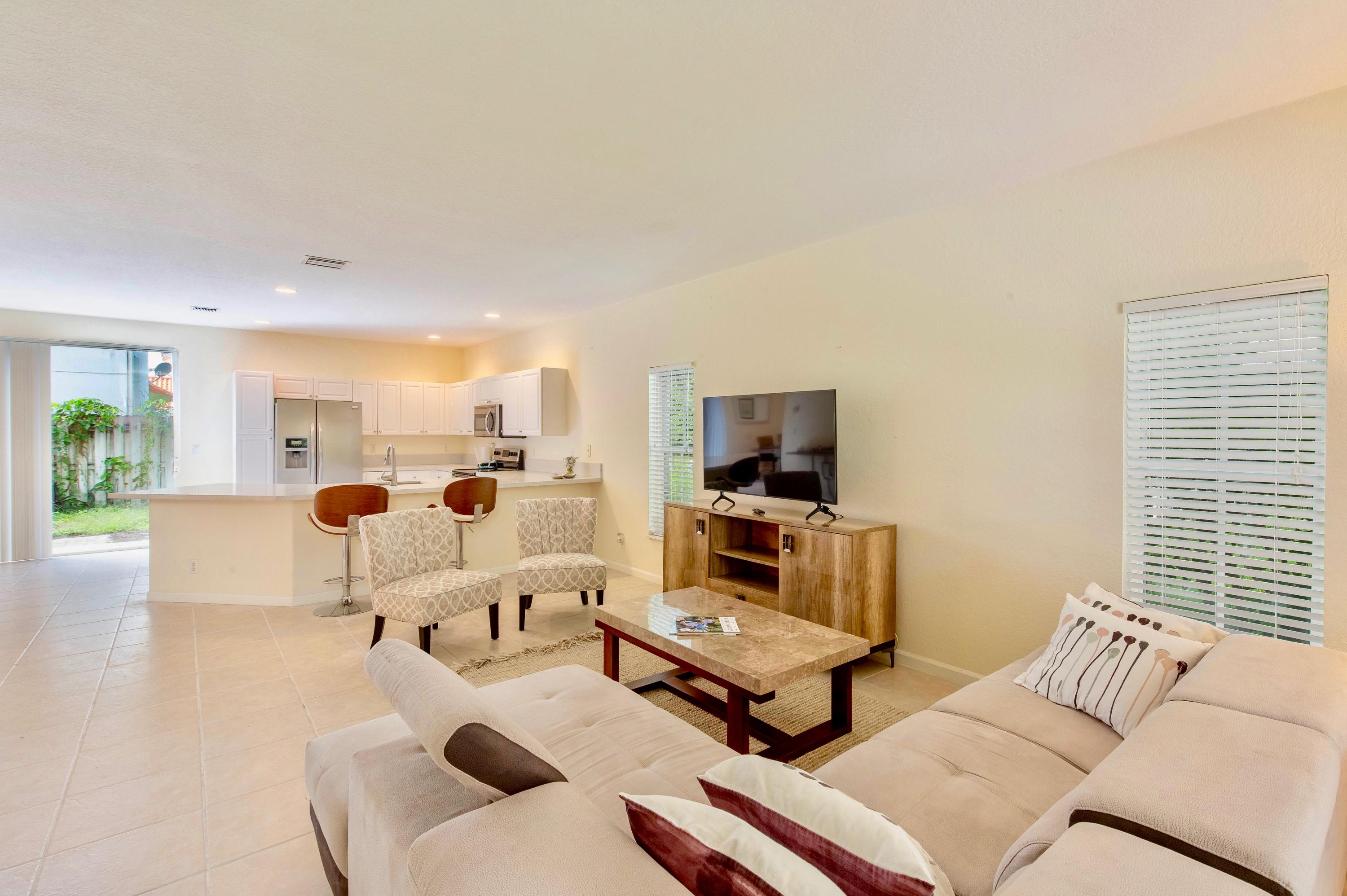 13513 Fountain View Boulevard 13513