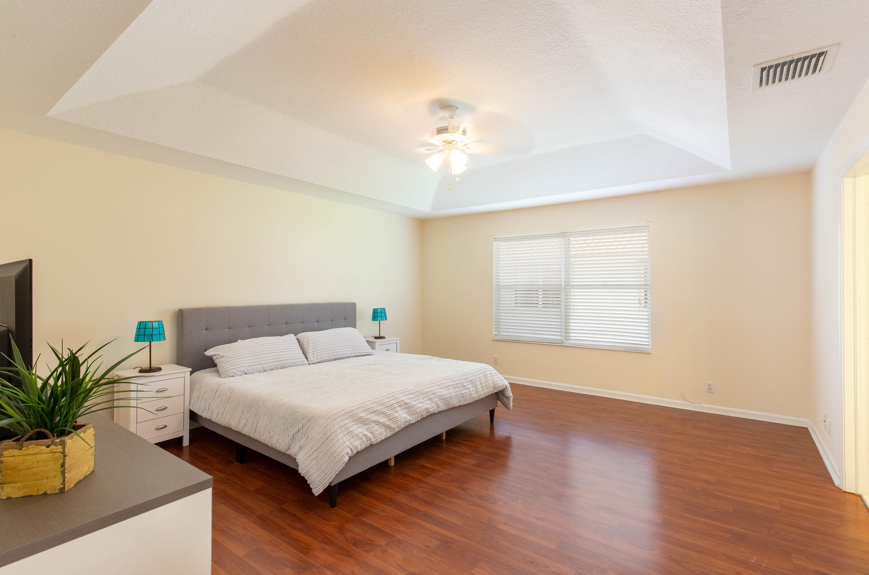 13513 Fountain View Boulevard 13513