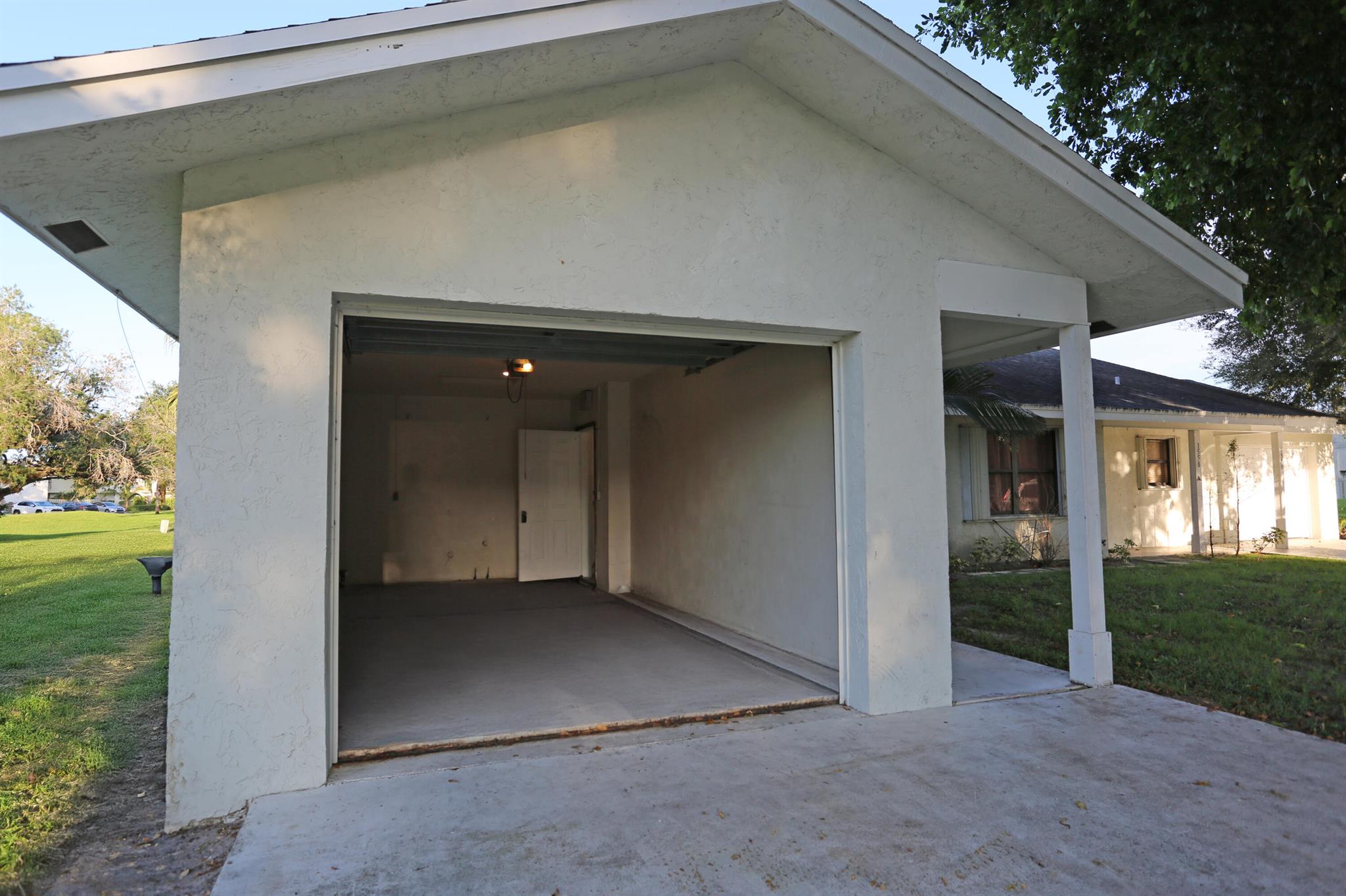 1550 Easthampton Circle
