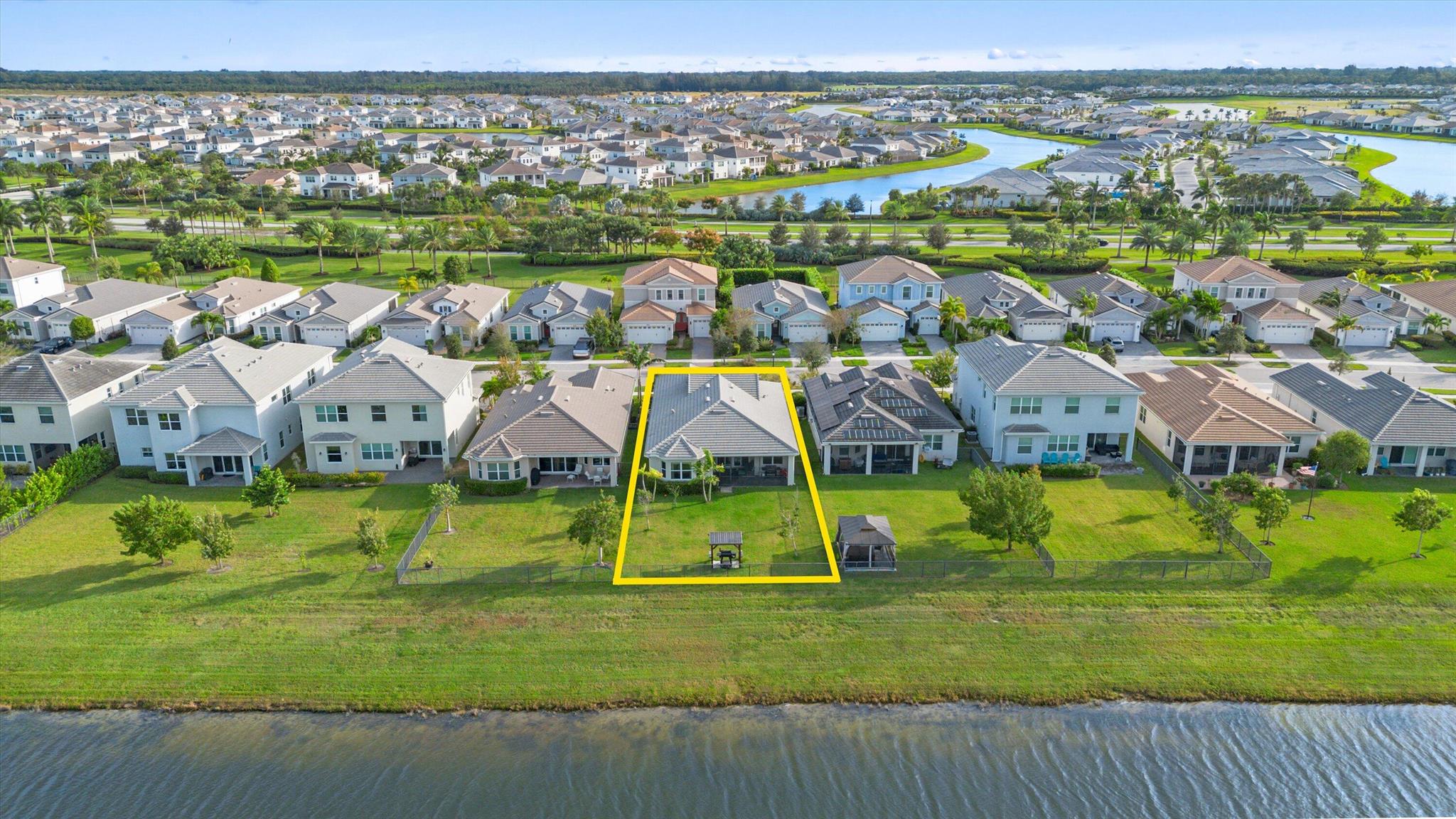 15121 Goldfinch Circle