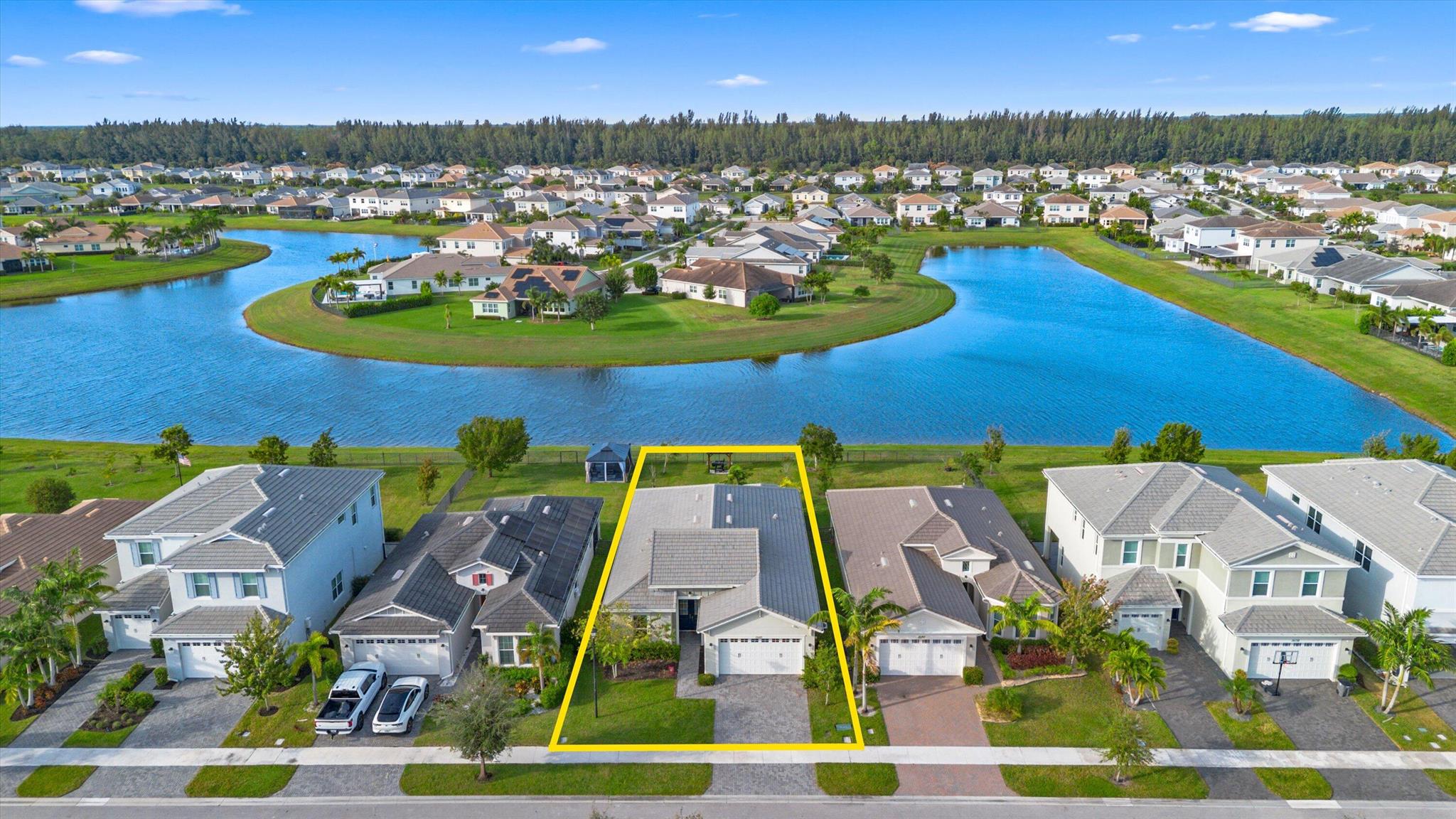 15121 Goldfinch Circle