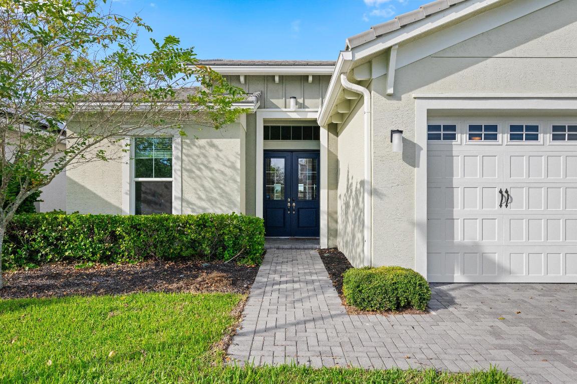 15121 Goldfinch Circle