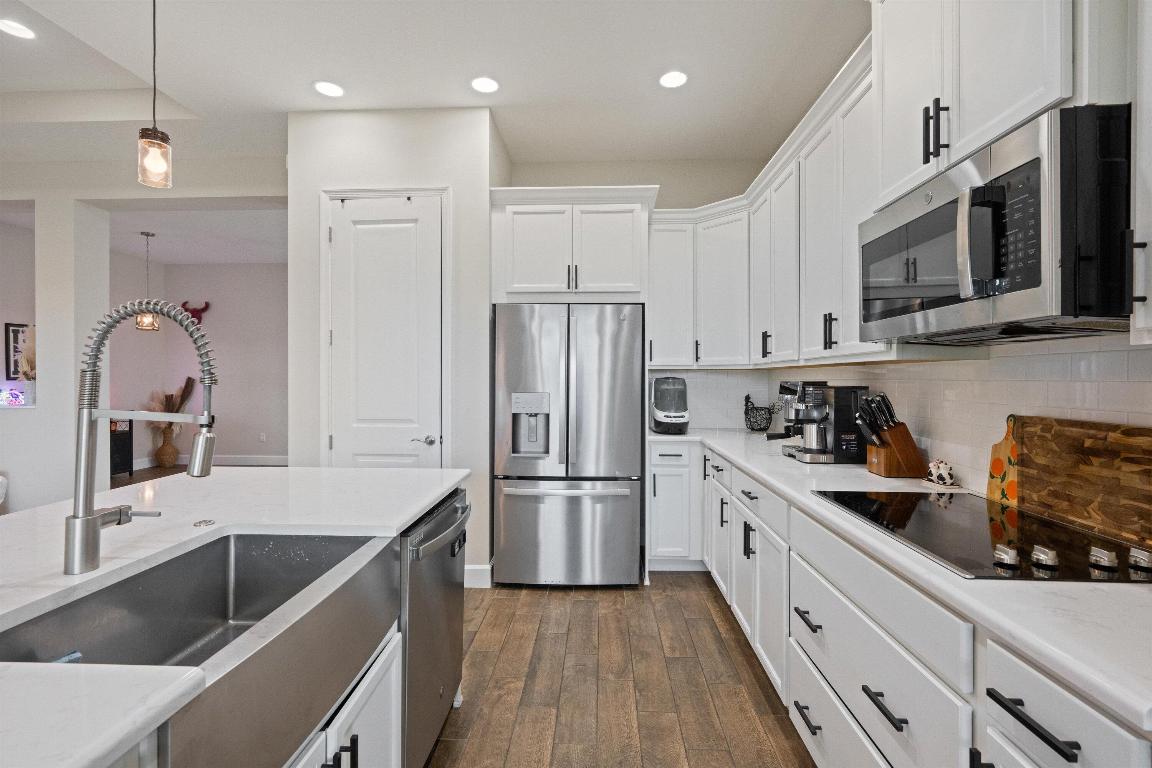 15121 Goldfinch Circle