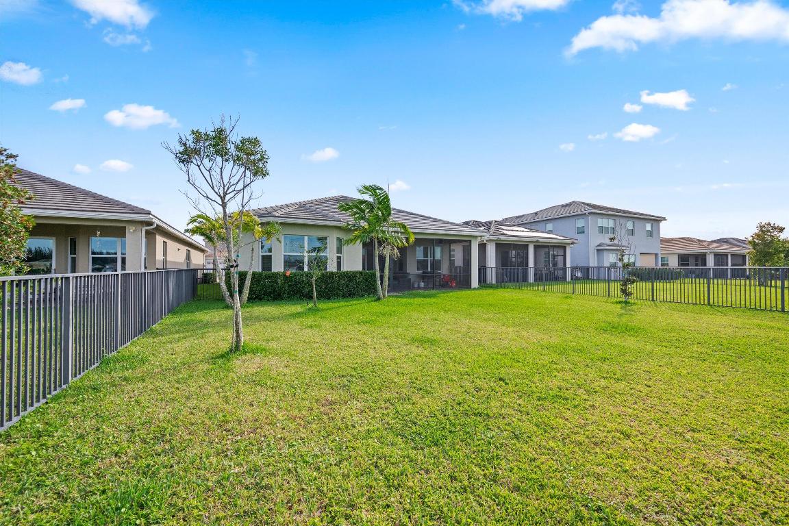 15121 Goldfinch Circle