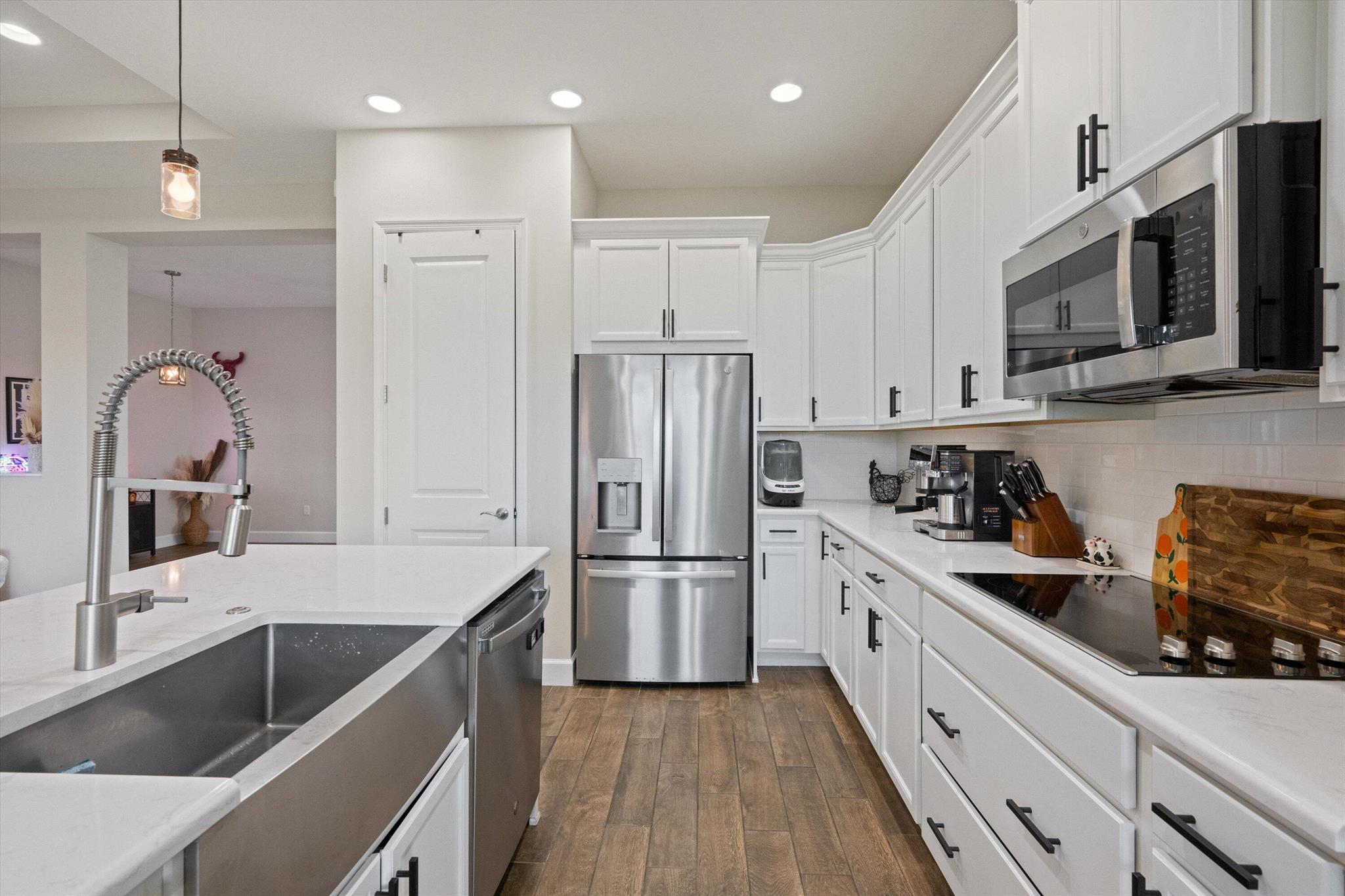 15121 Goldfinch Circle