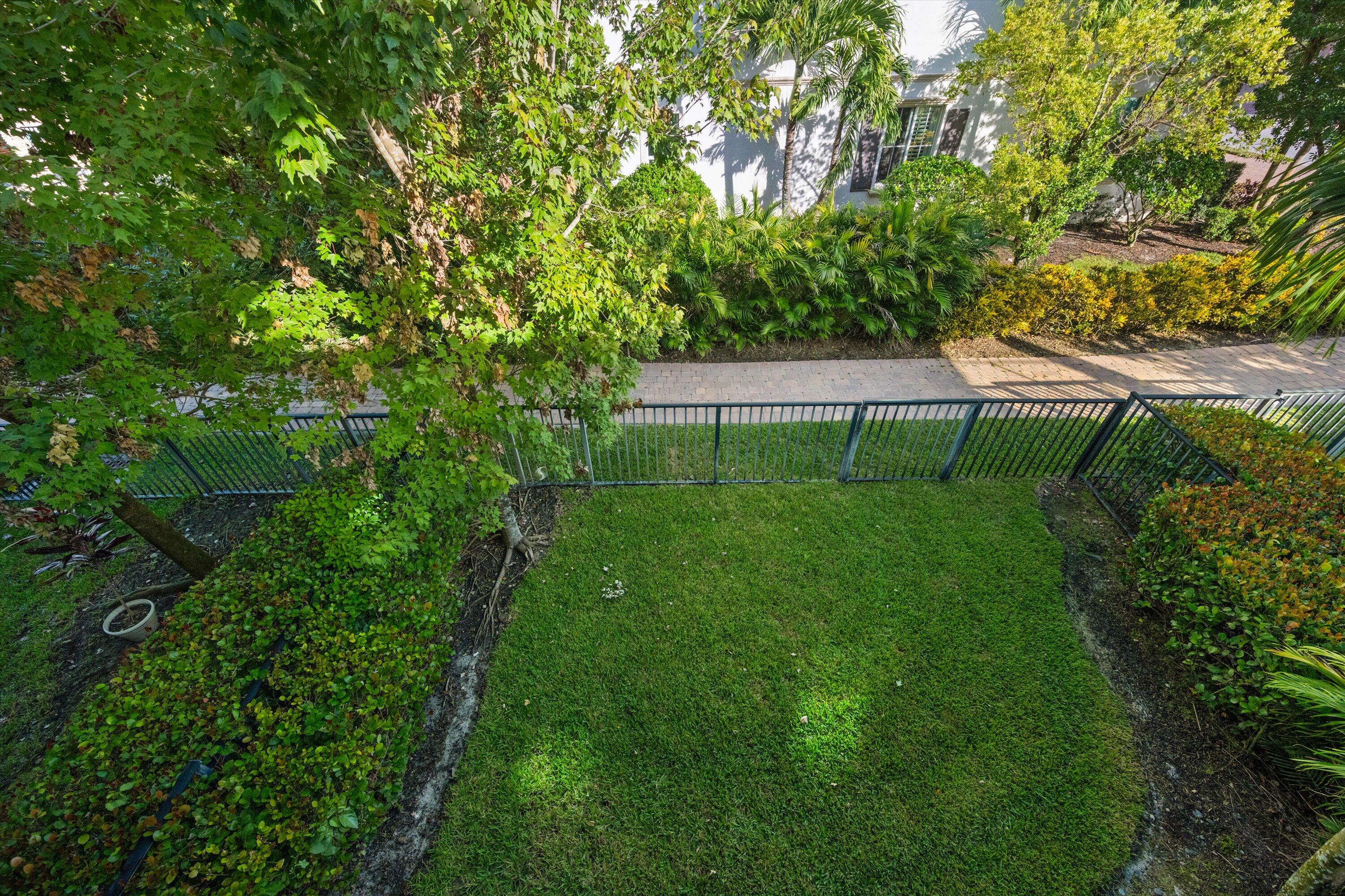 180 Sword Fern Place