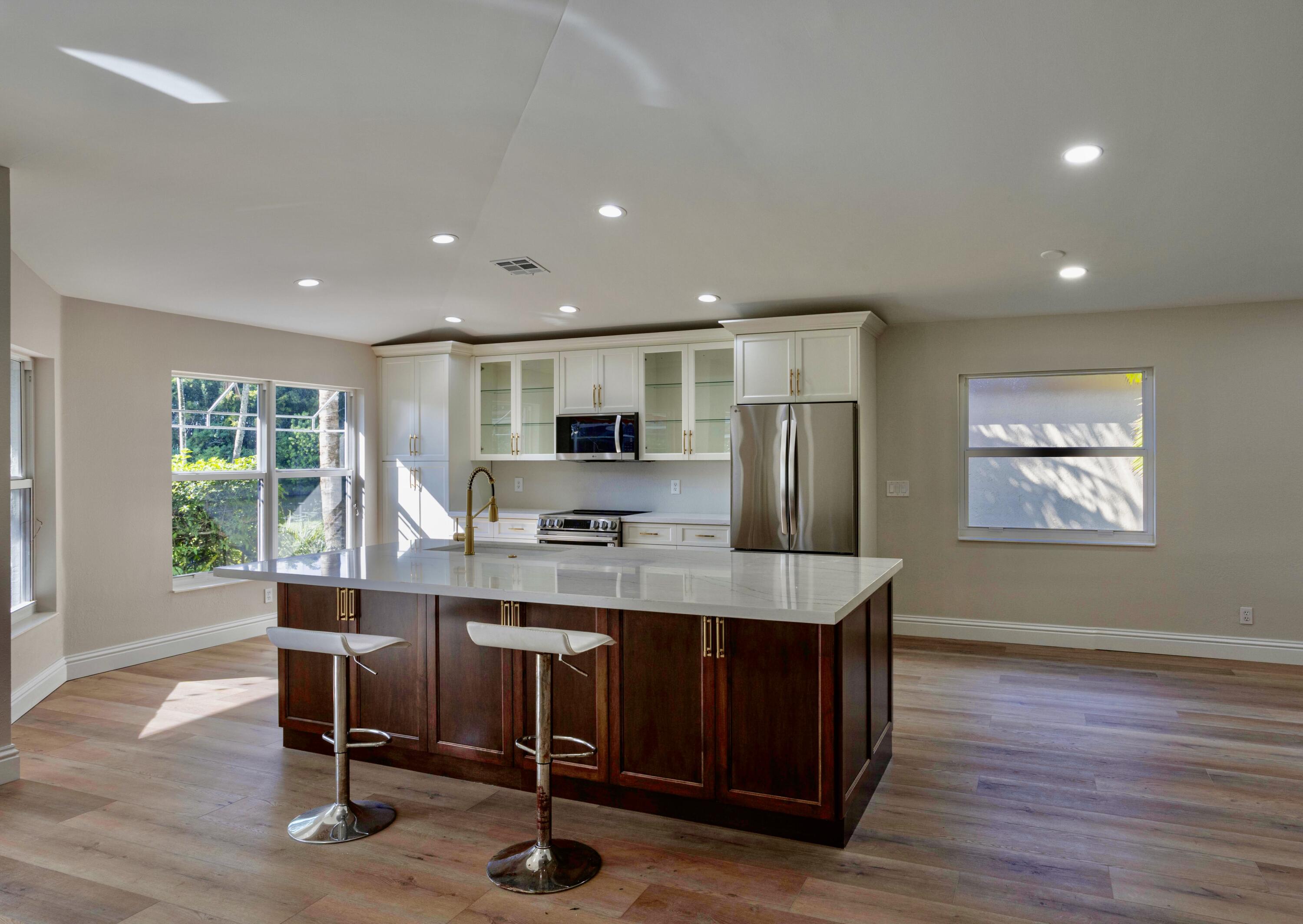 1605 S Club Drive
