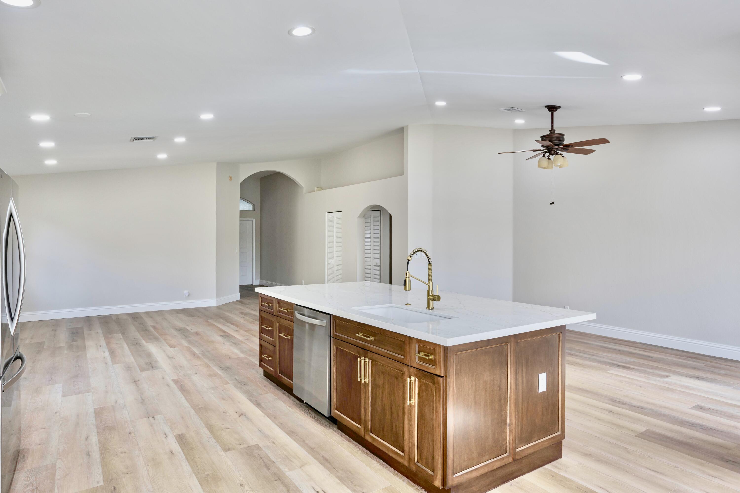 1605 S Club Drive