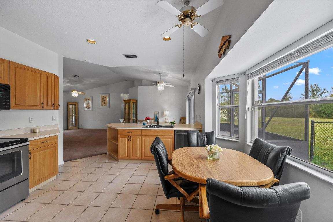 104 Greenwood Place, Royal Palm Beach