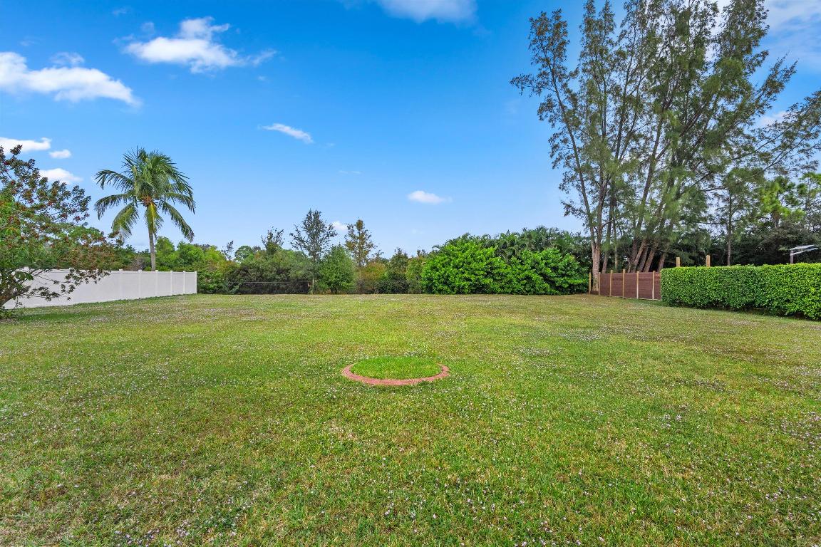 104 Greenwood Place, Royal Palm Beach